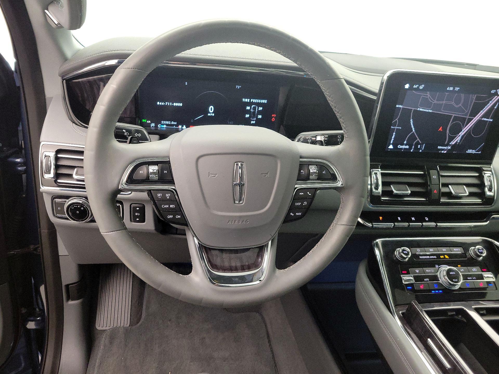 Thumbnail: 2018 Lincoln Navigator - 10