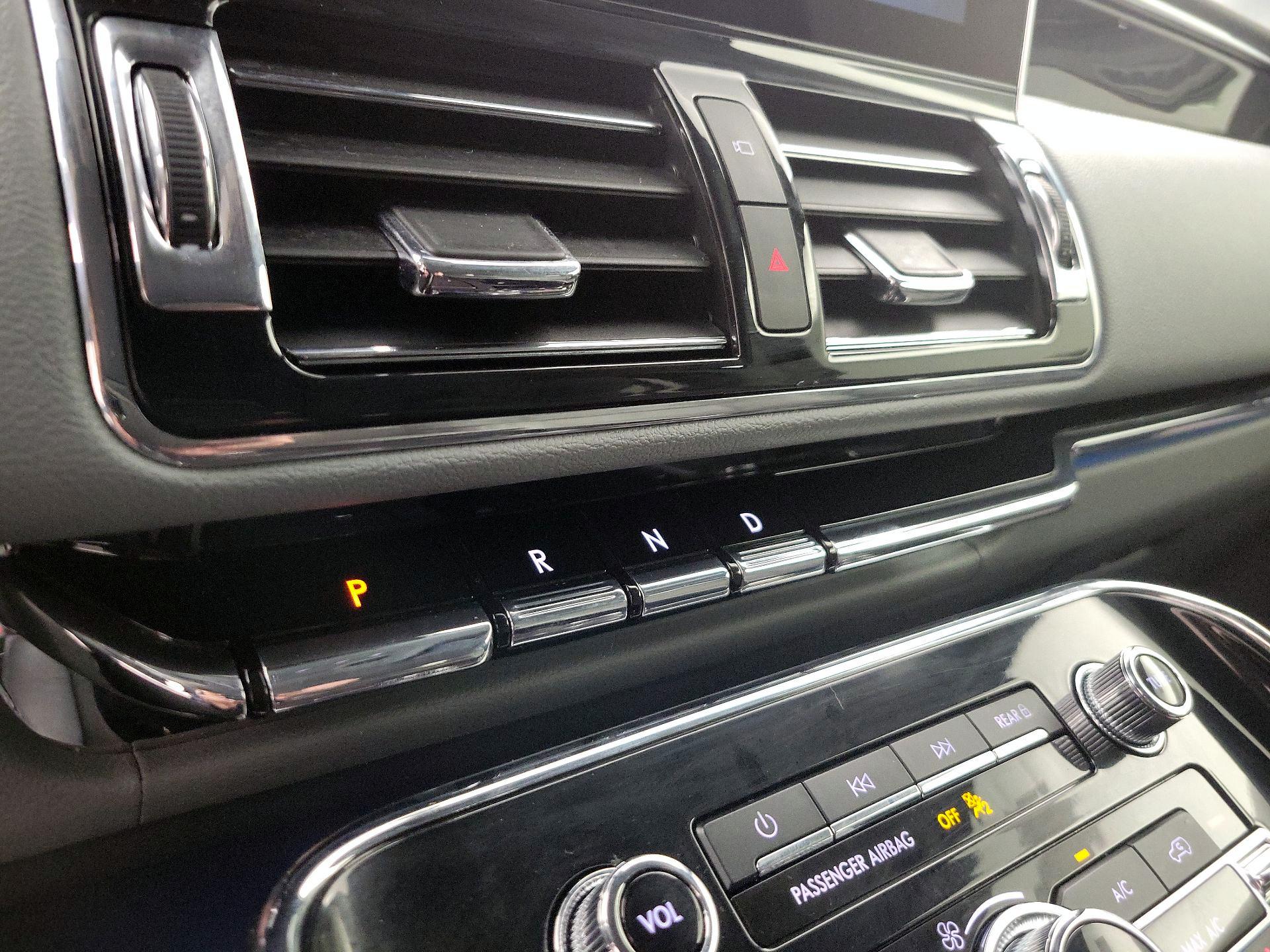 Thumbnail: 2018 Lincoln Navigator - 18