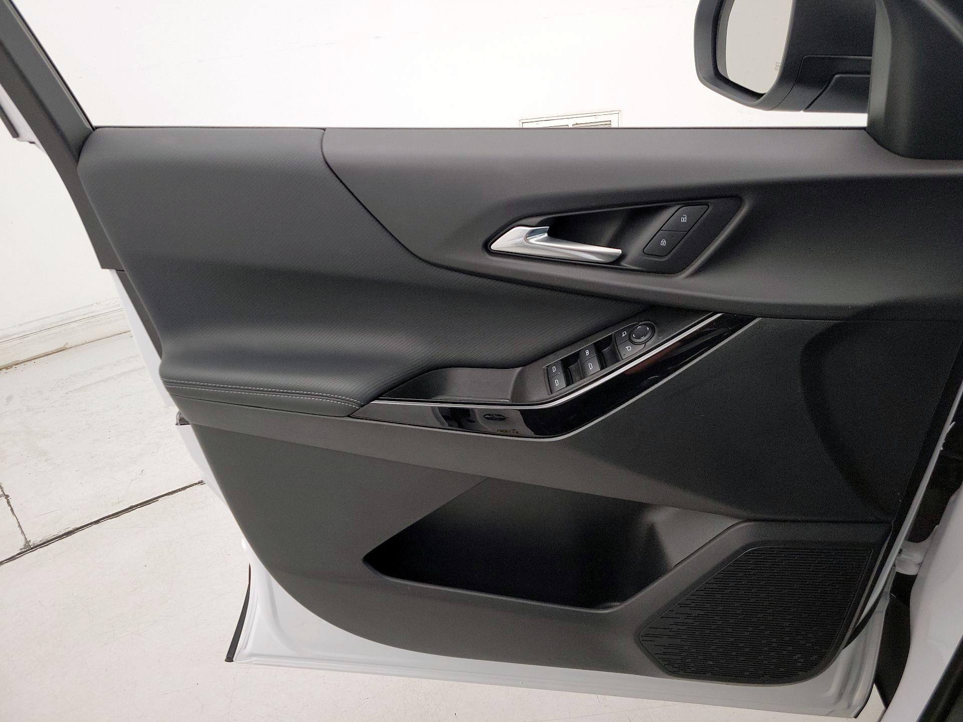 Thumbnail: 2025 Chevrolet Equinox - 12