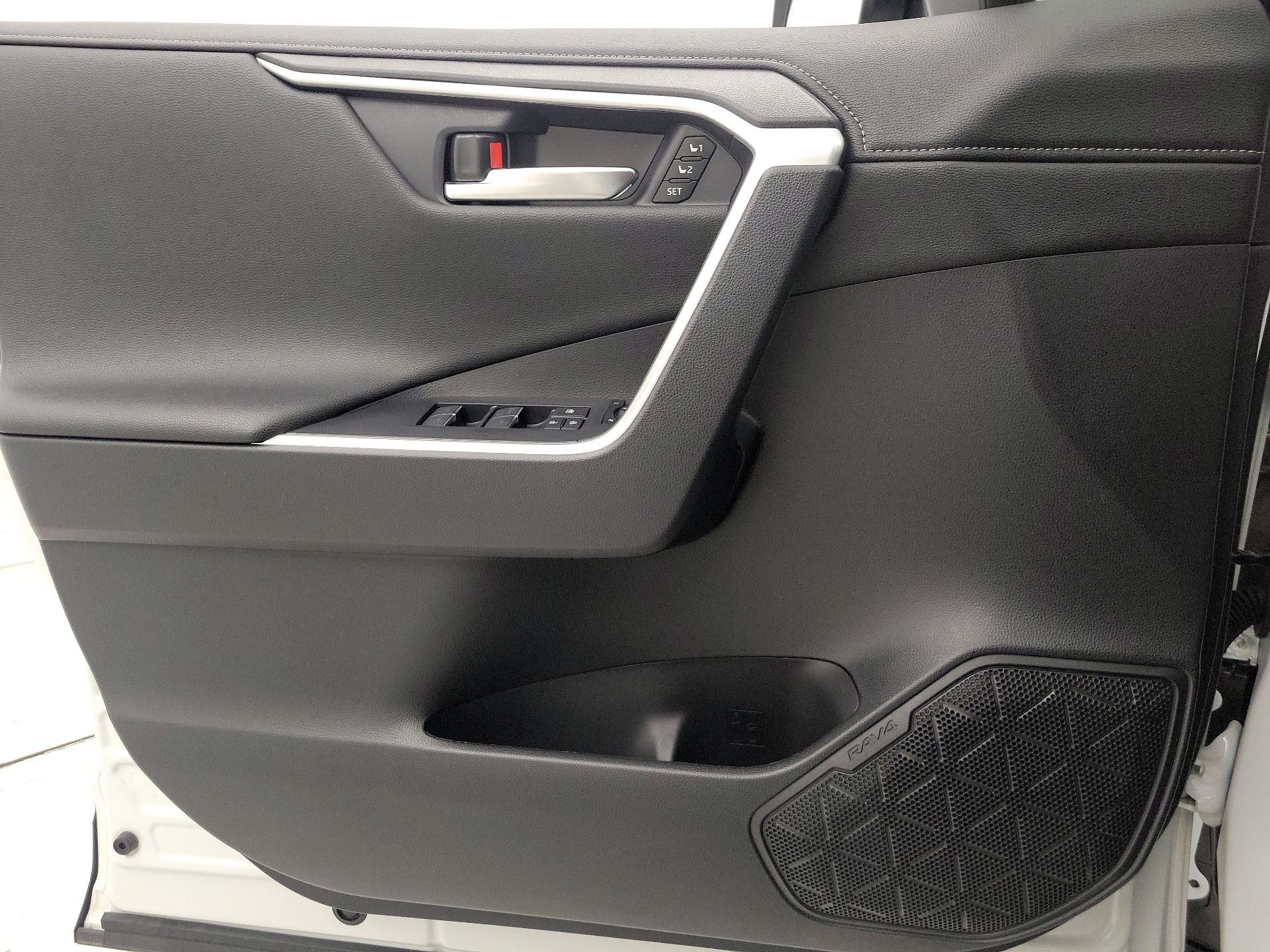 Thumbnail: 2024 Toyota RAV4 - 12