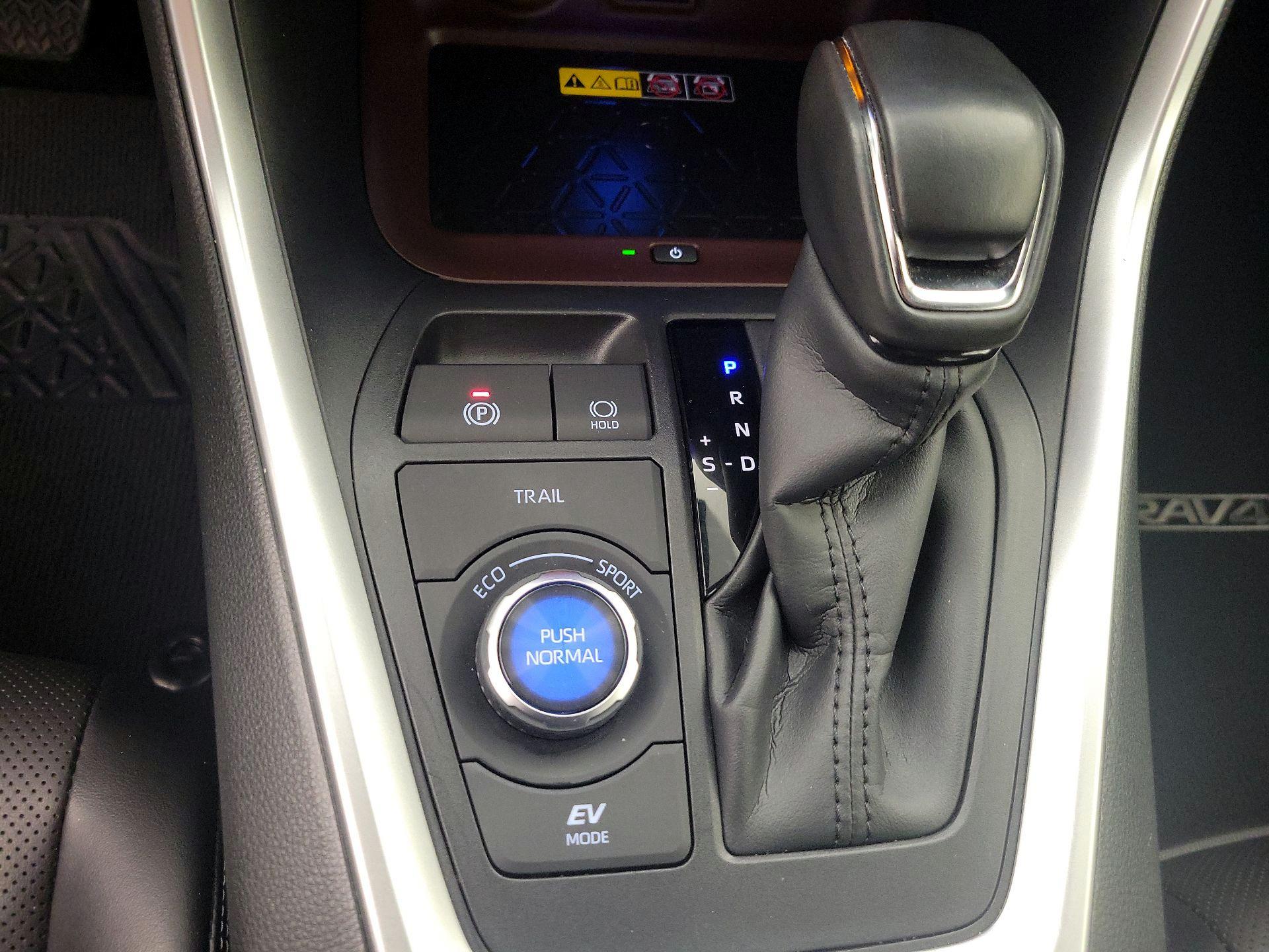 Thumbnail: 2024 Toyota RAV4 - 17