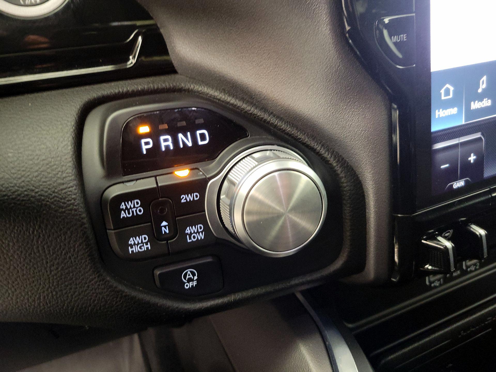 Thumbnail: 2025 RAM 1500 - 18