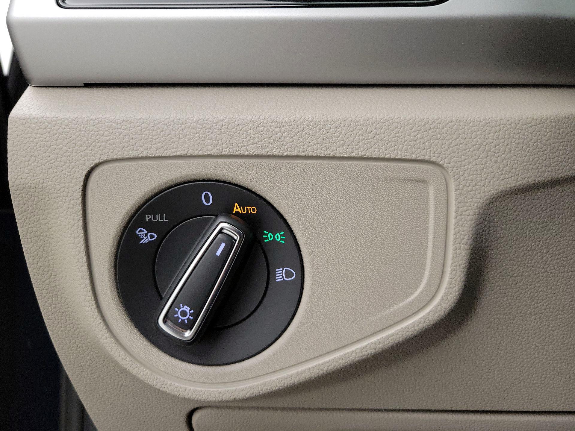 Thumbnail: 2022 Volkswagen Atlas - 13