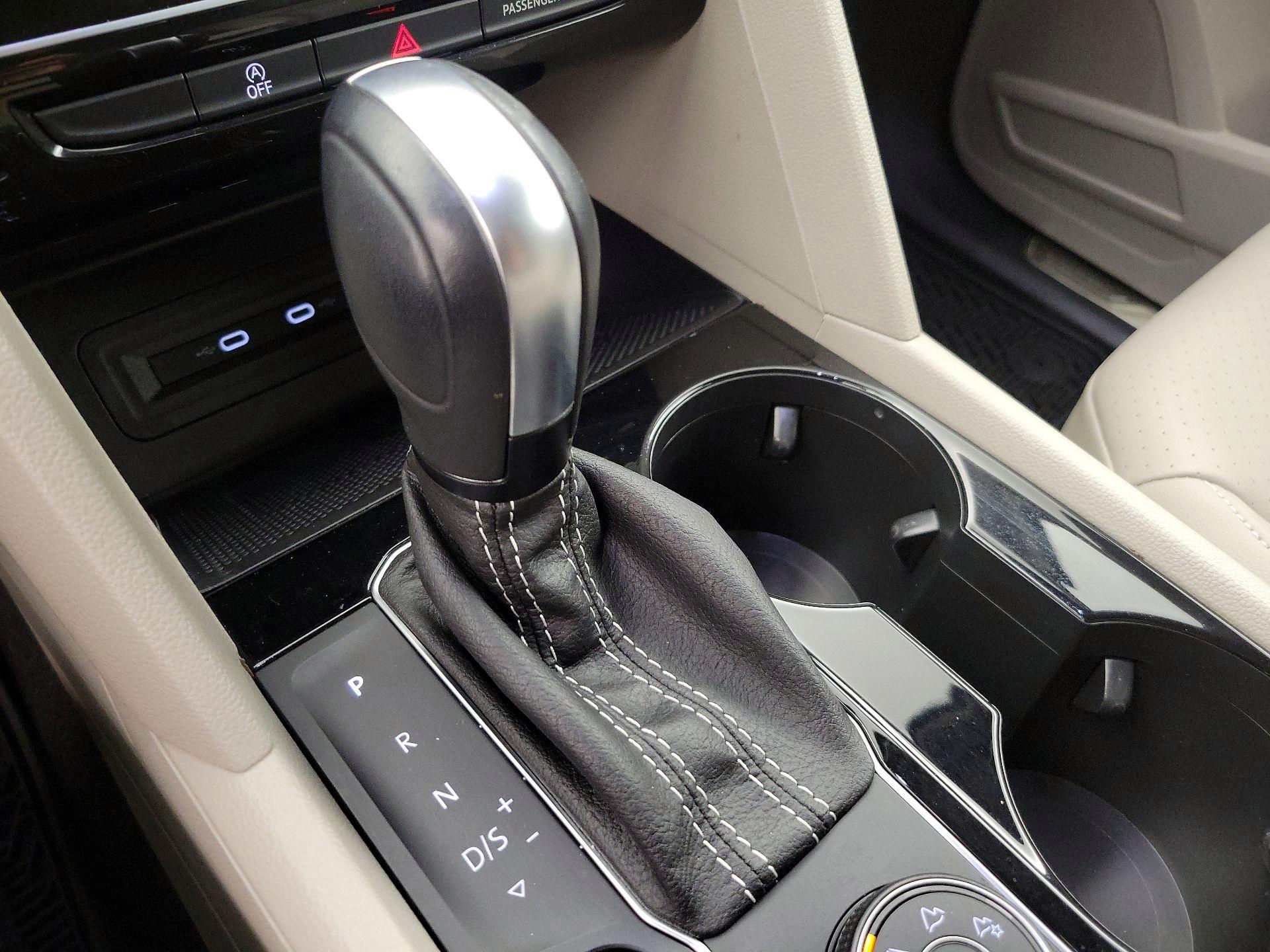 Thumbnail: 2022 Volkswagen Atlas - 17