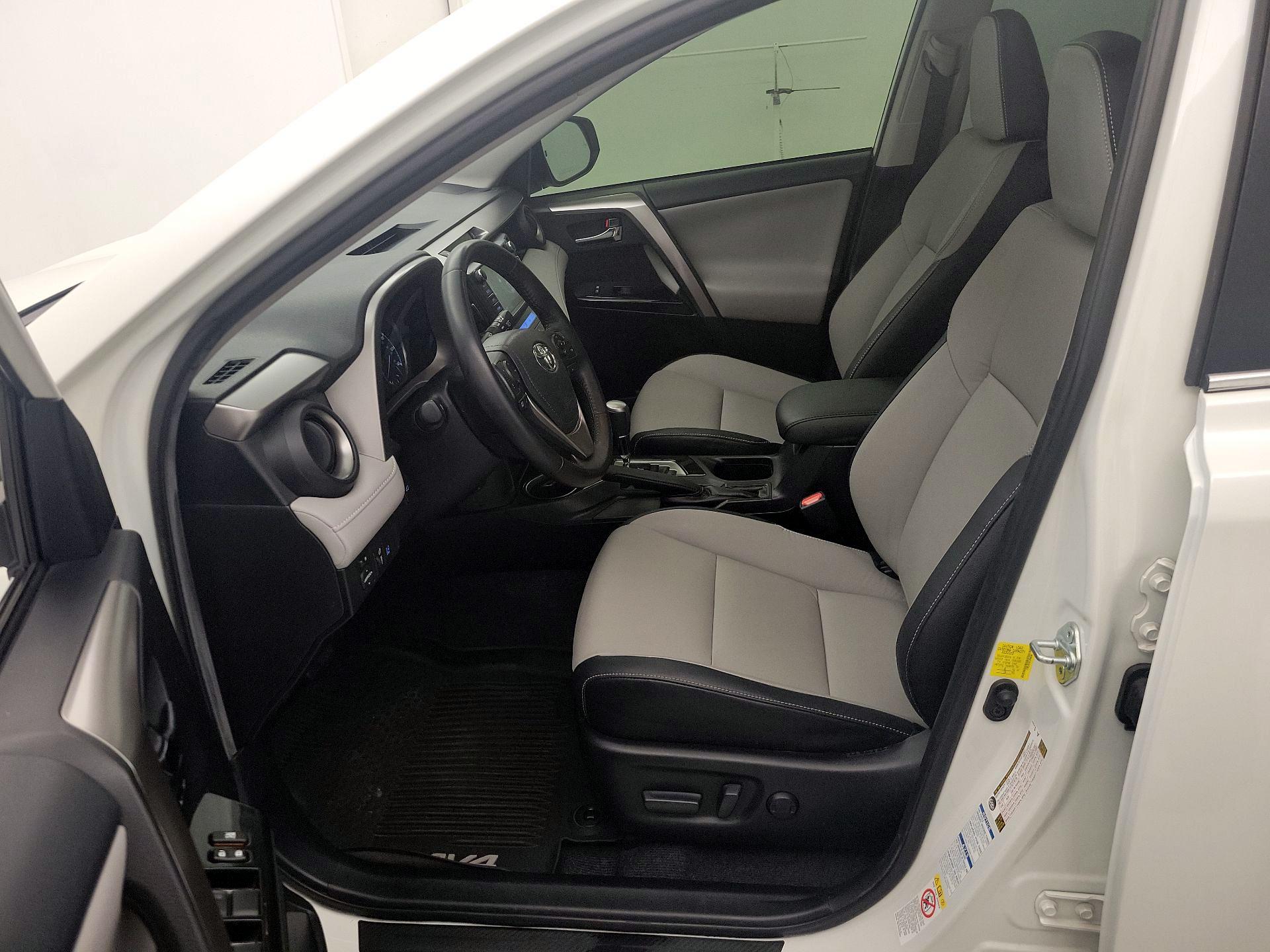 Thumbnail: 2016 Toyota RAV4 - 11