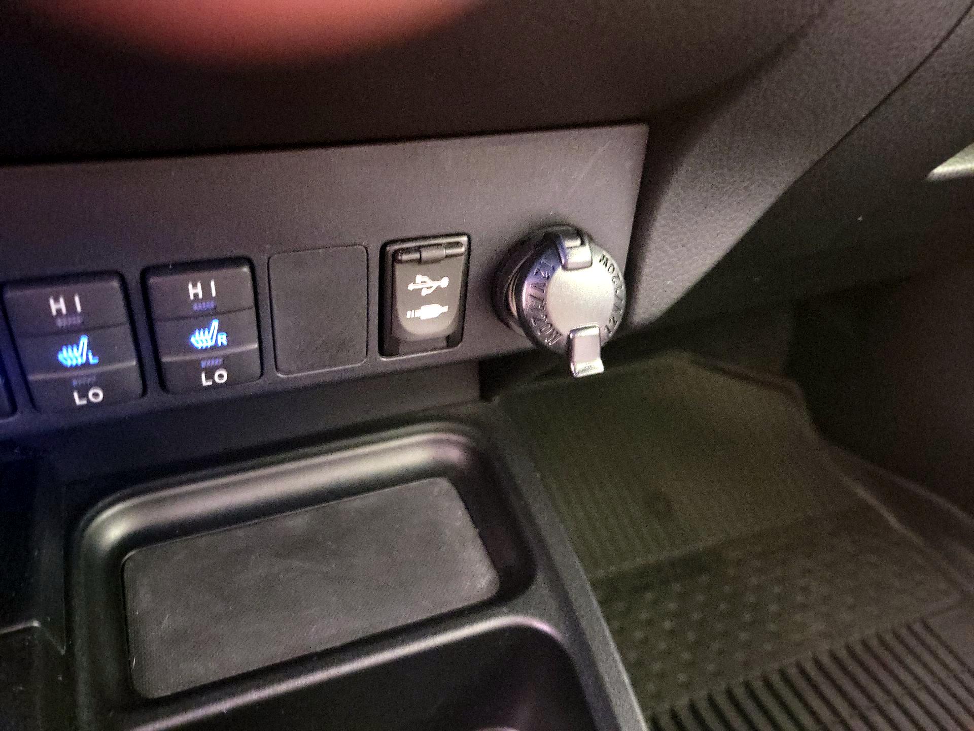 Thumbnail: 2016 Toyota RAV4 - 18