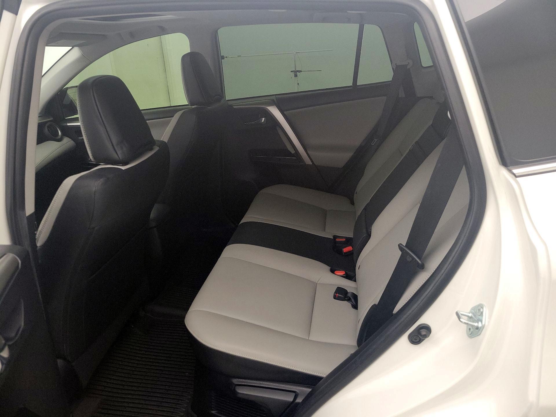 Thumbnail: 2016 Toyota RAV4 - 20