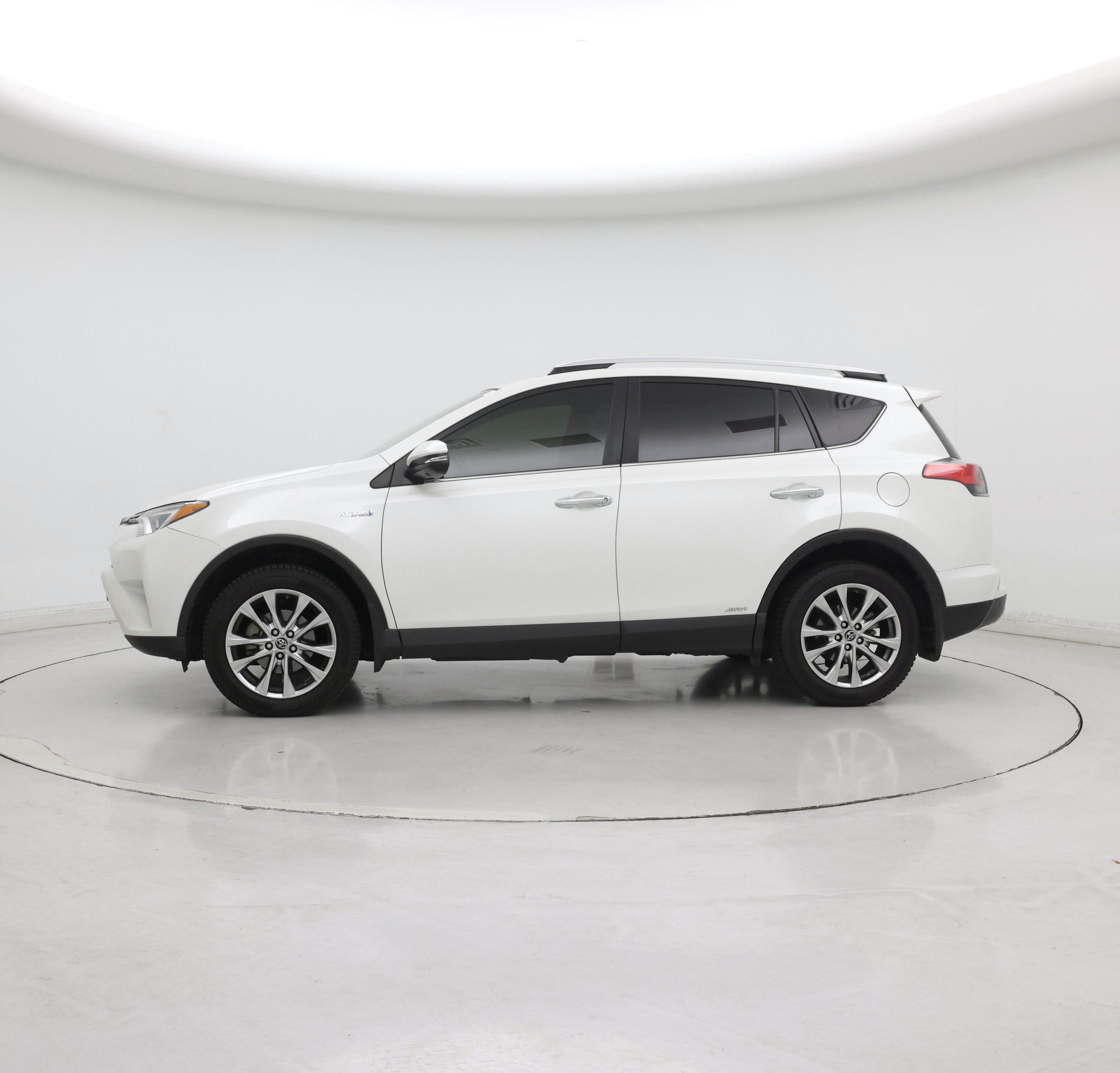 Thumbnail: 2016 Toyota RAV4 - 3