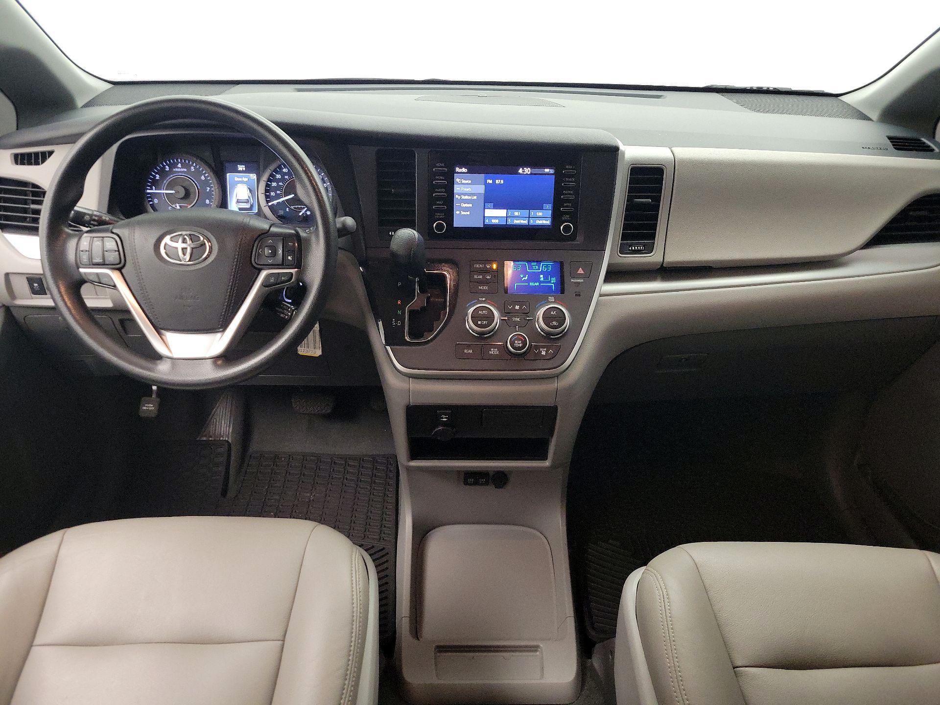 Thumbnail: 2020 Toyota Sienna - 9