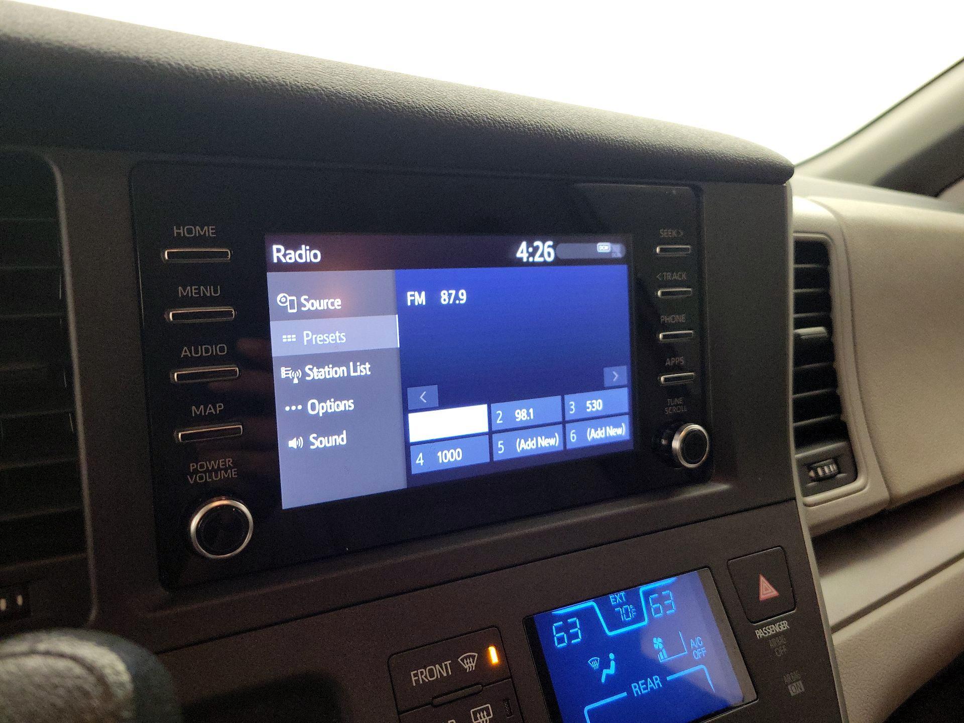 Thumbnail: 2020 Toyota Sienna - 15