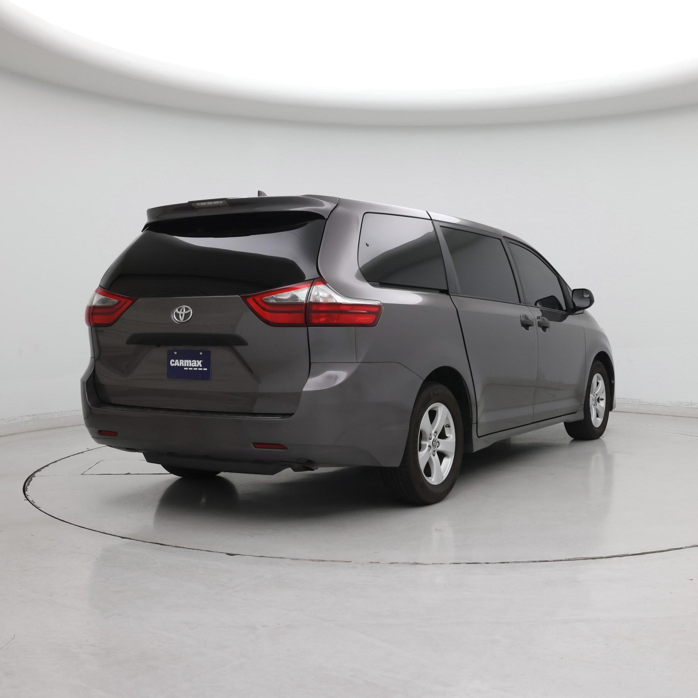 Thumbnail: 2020 Toyota Sienna - 8
