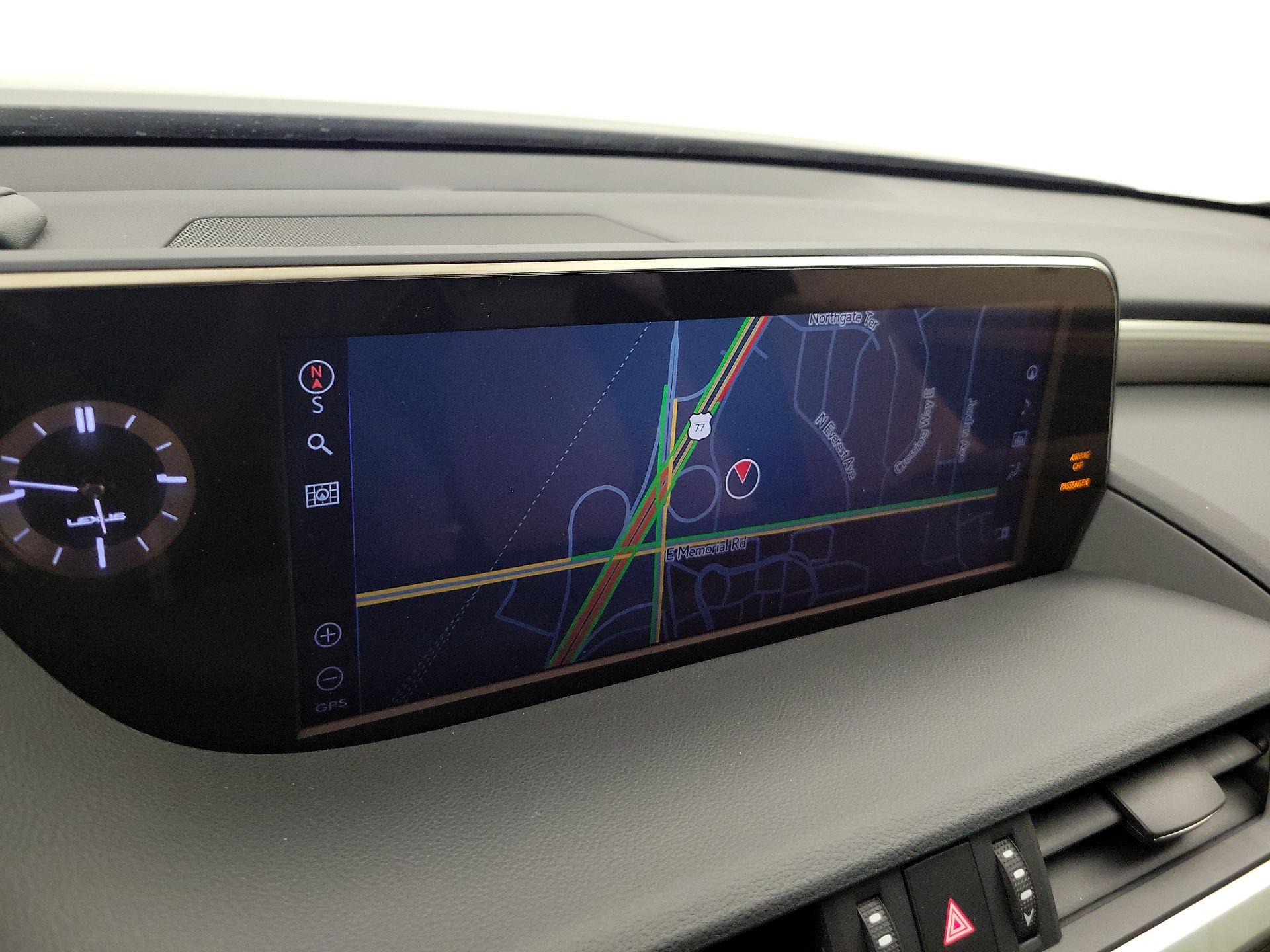 Thumbnail: 2021 Lexus ES - 14