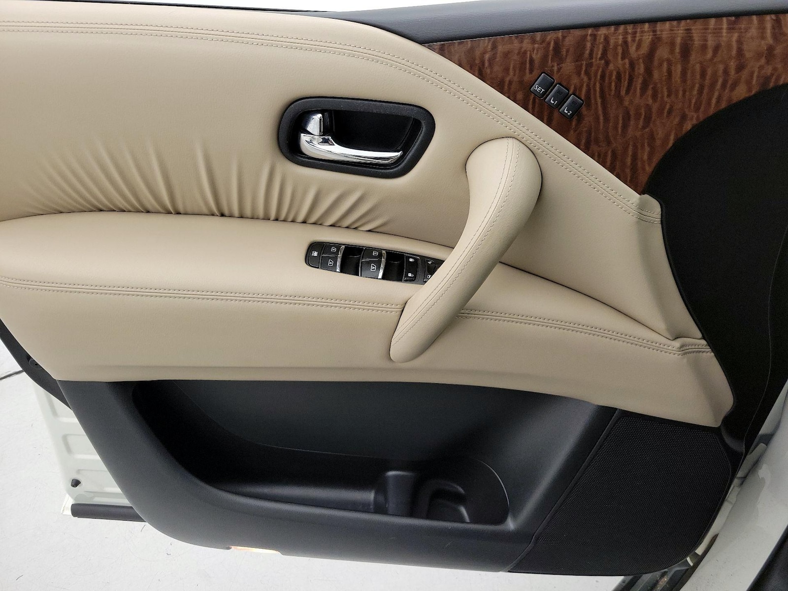 2017 Nissan Armada Platinum - Photo 13