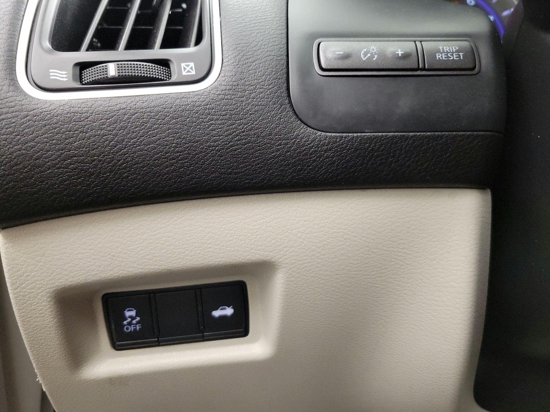 Thumbnail: 2017 INFINITI Q50 - 13