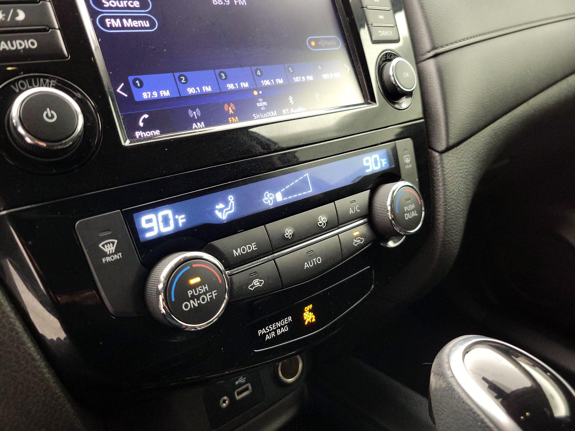 Thumbnail: 2019 Nissan Rogue - 17