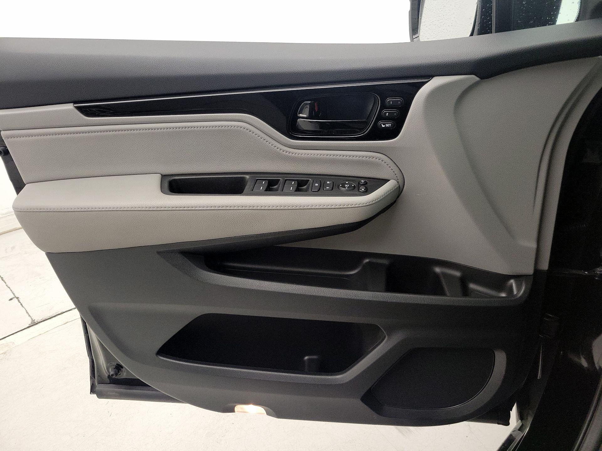 Thumbnail: 2018 Honda Odyssey - 12