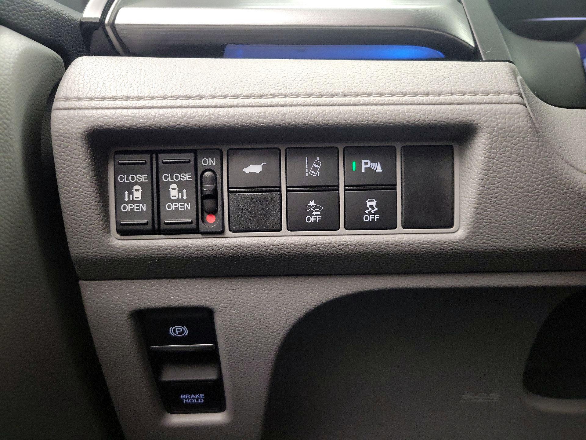 Thumbnail: 2018 Honda Odyssey - 13