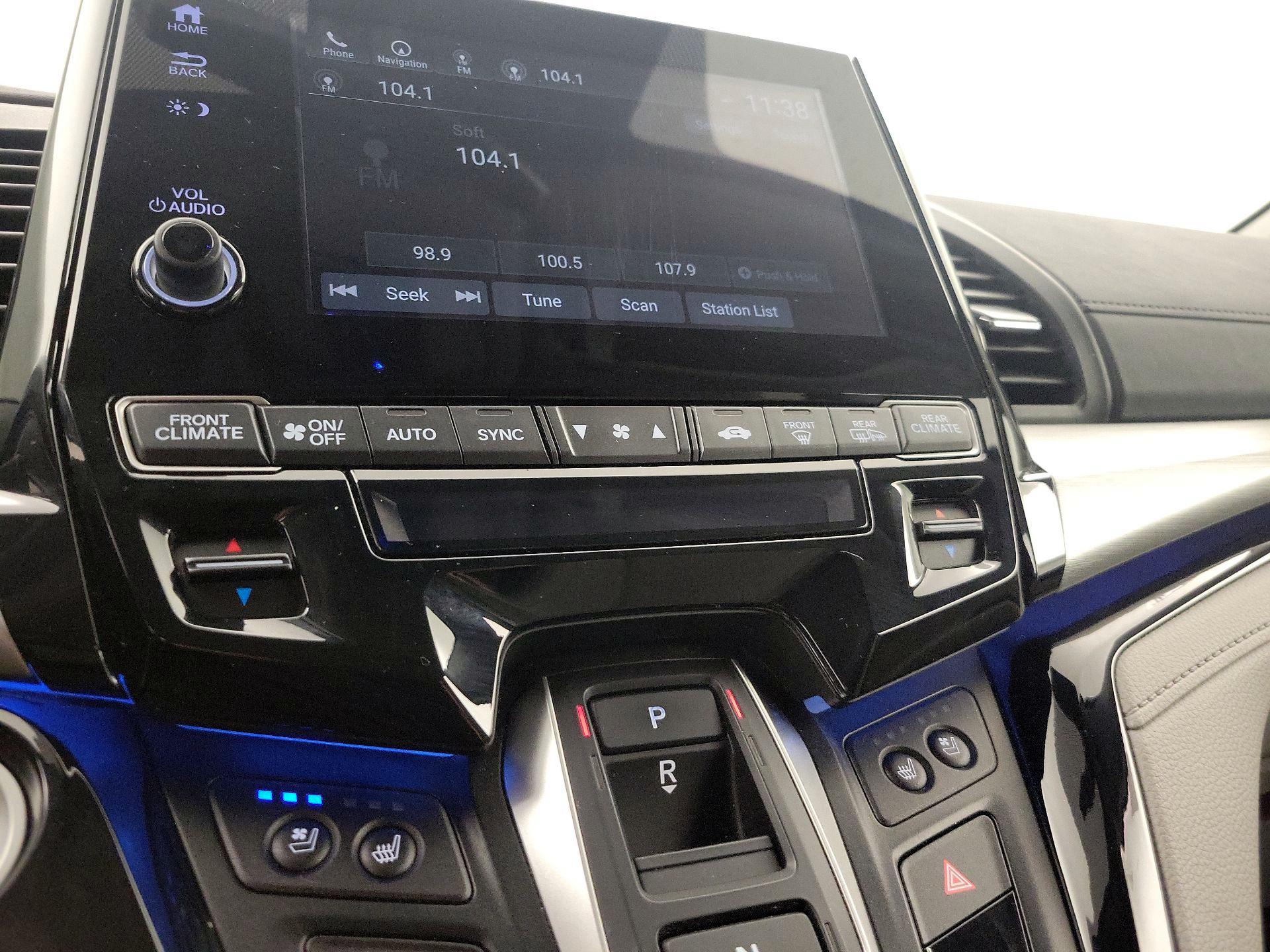 Thumbnail: 2018 Honda Odyssey - 17