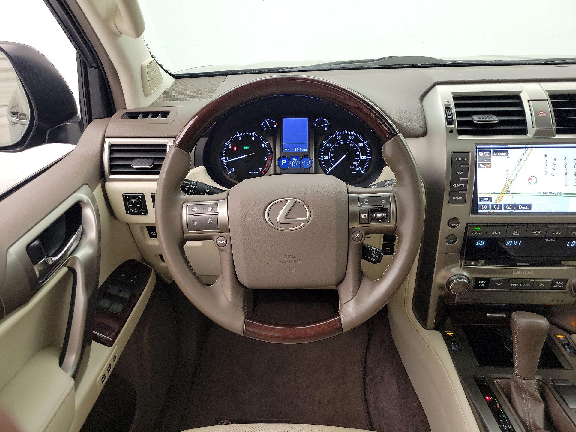Thumbnail: 2019 Lexus GX - 10