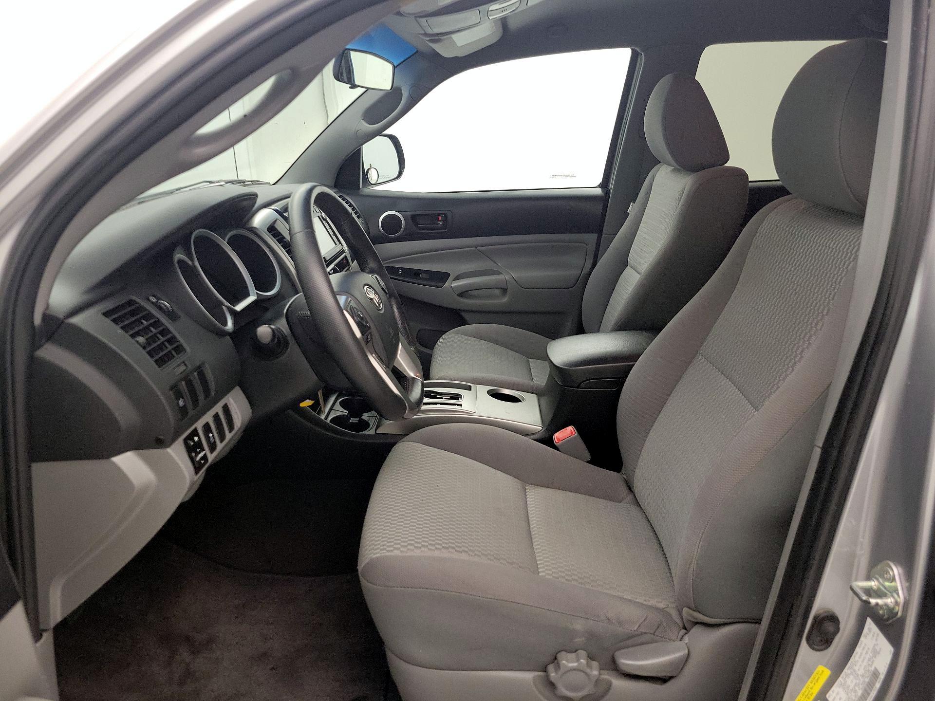 Thumbnail: 2015 Toyota Tacoma - 11