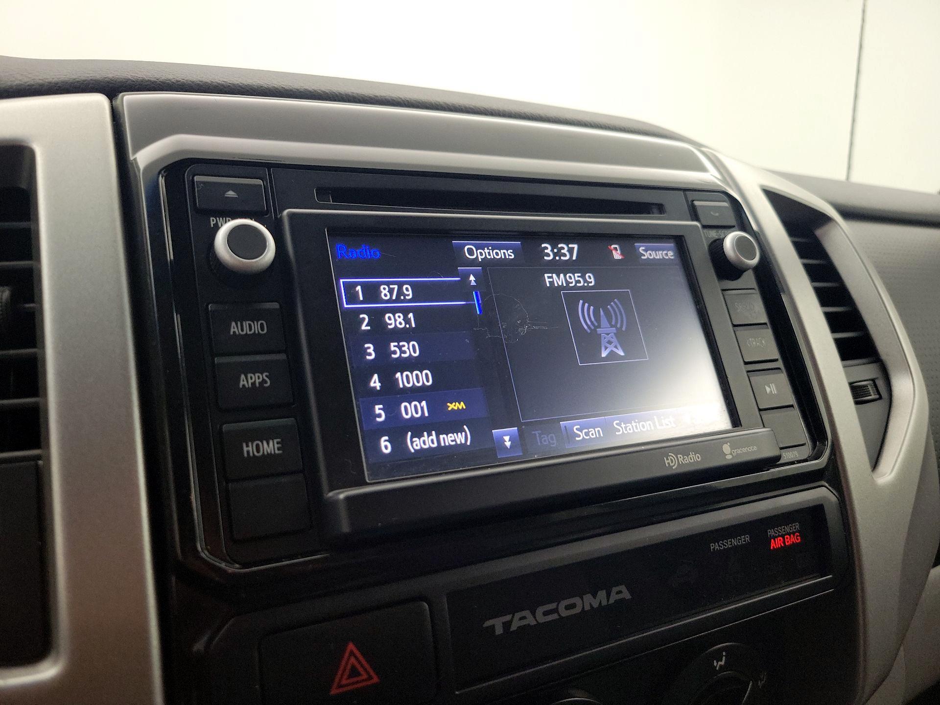 Thumbnail: 2015 Toyota Tacoma - 15