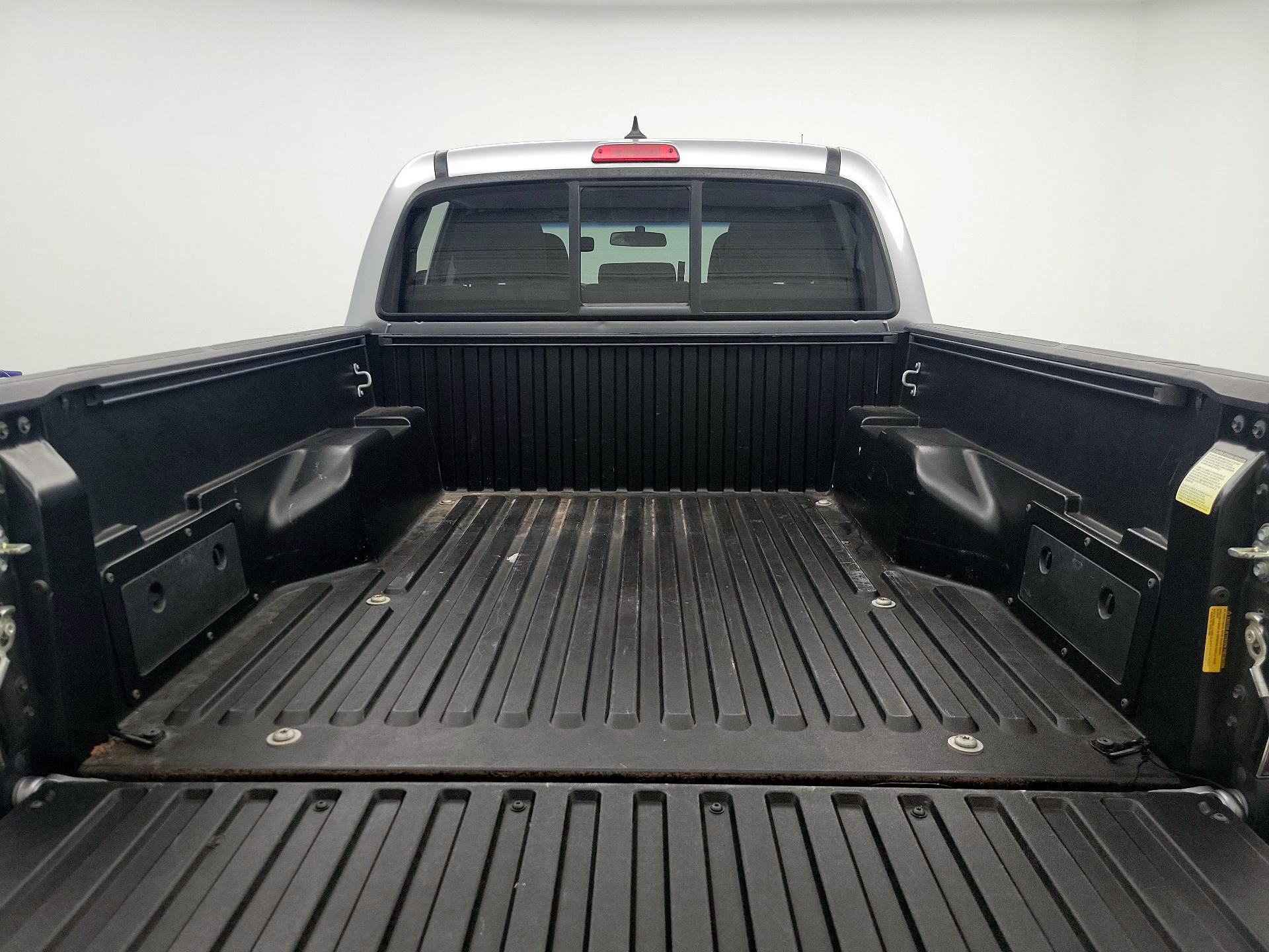 Thumbnail: 2015 Toyota Tacoma - 20