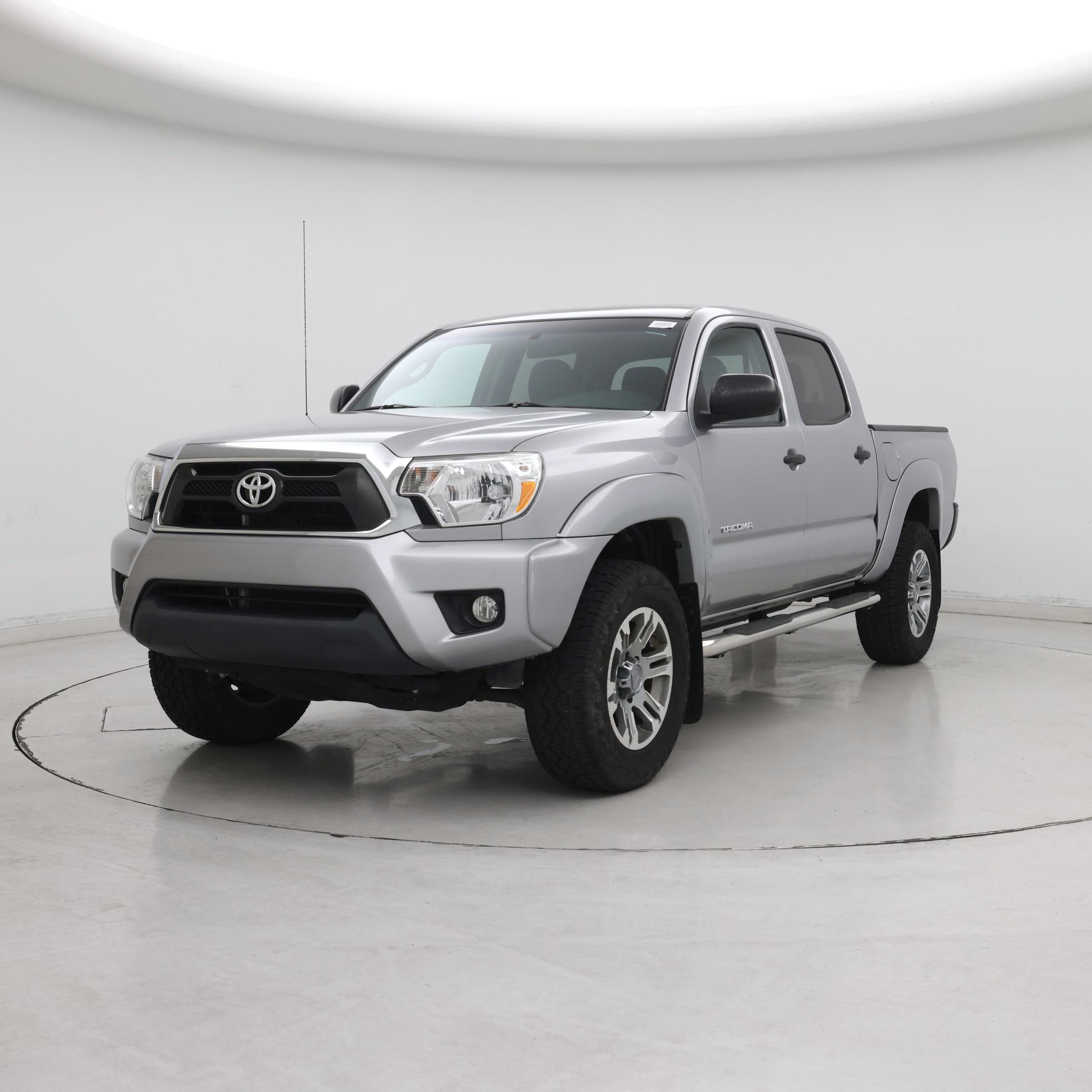 Thumbnail: 2015 Toyota Tacoma - 4