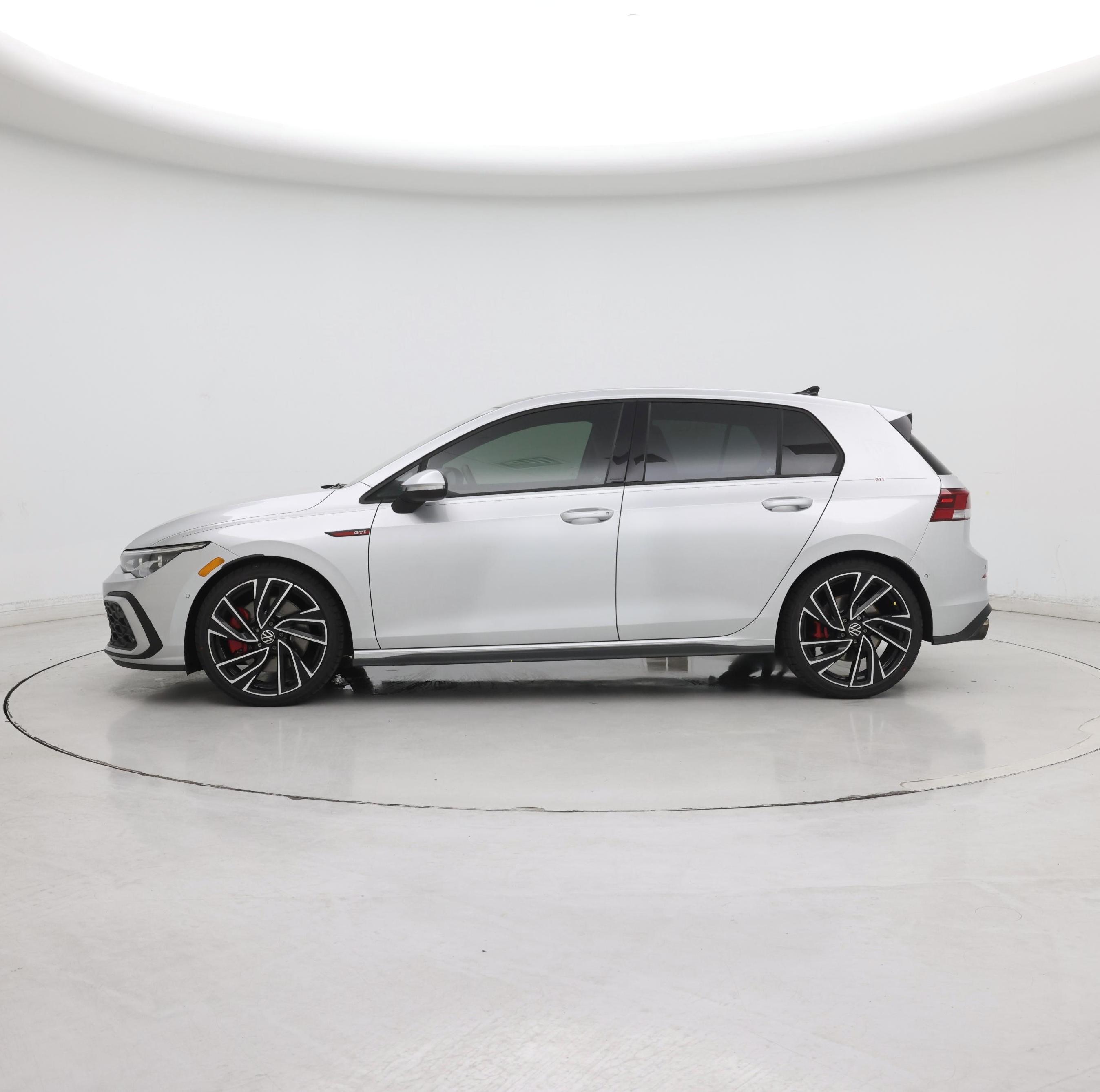 Thumbnail: 2022 Volkswagen Golf - 3