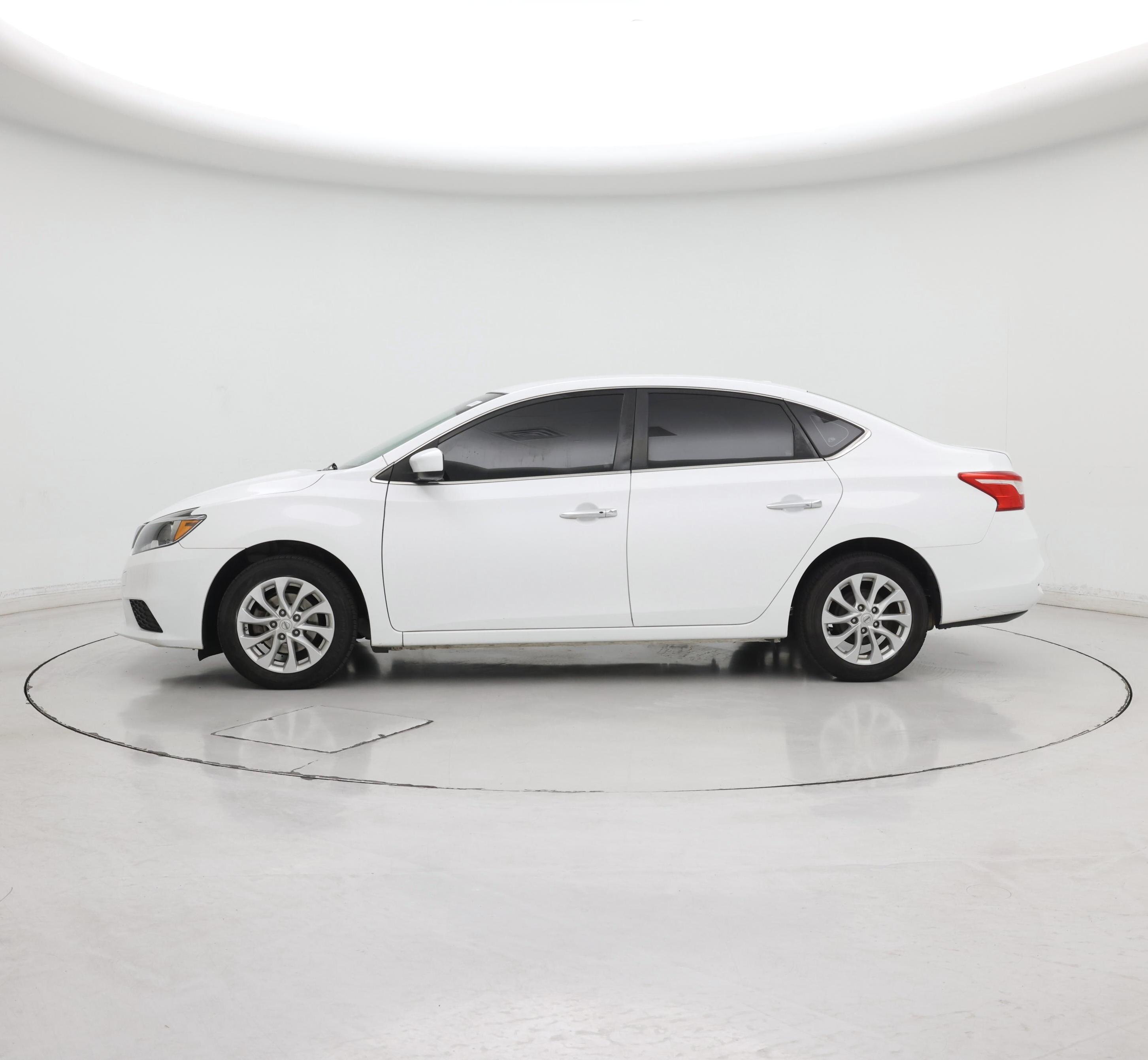Thumbnail: 2019 Nissan Sentra - 3