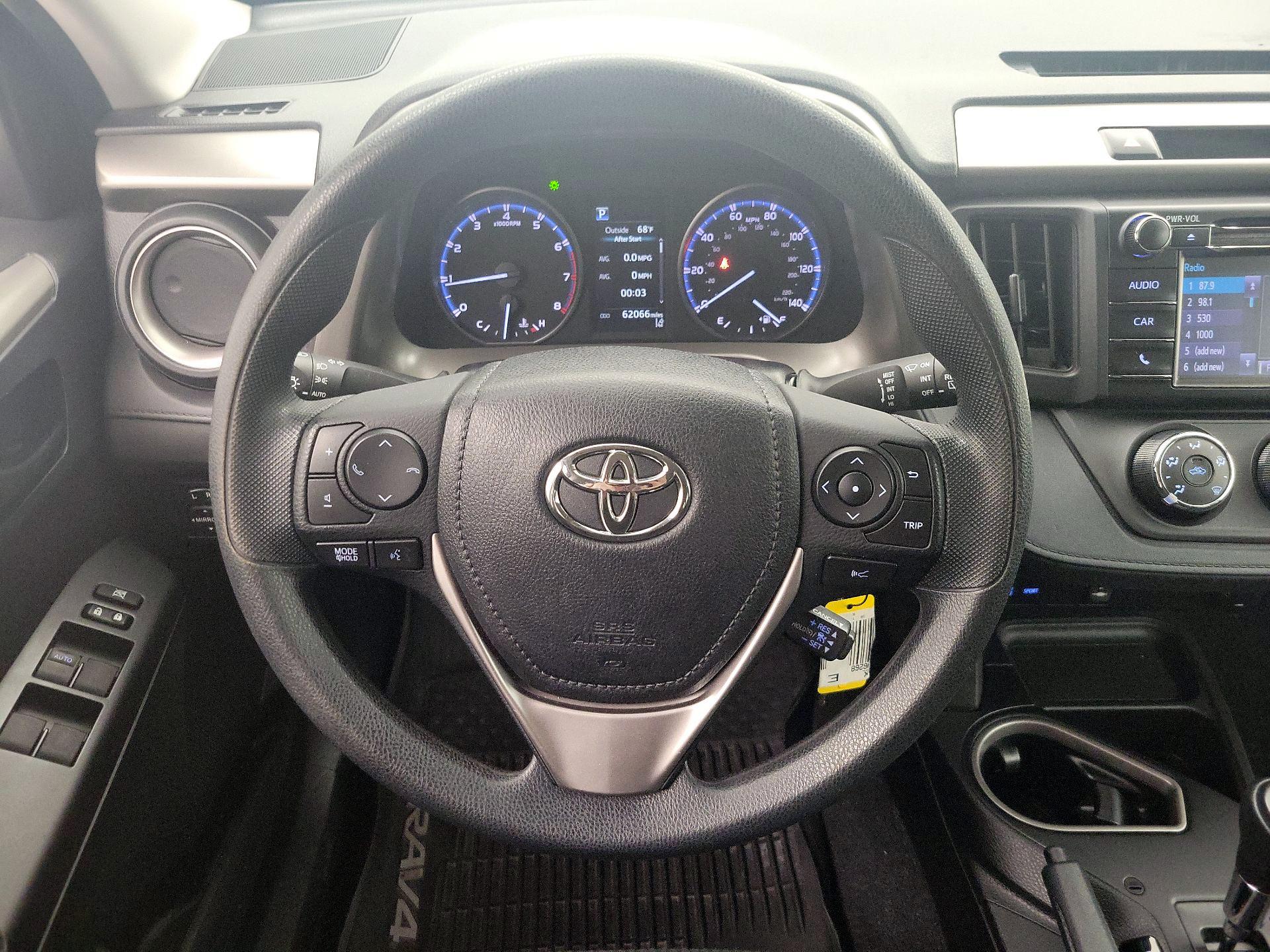 Thumbnail: 2018 Toyota RAV4 - 10