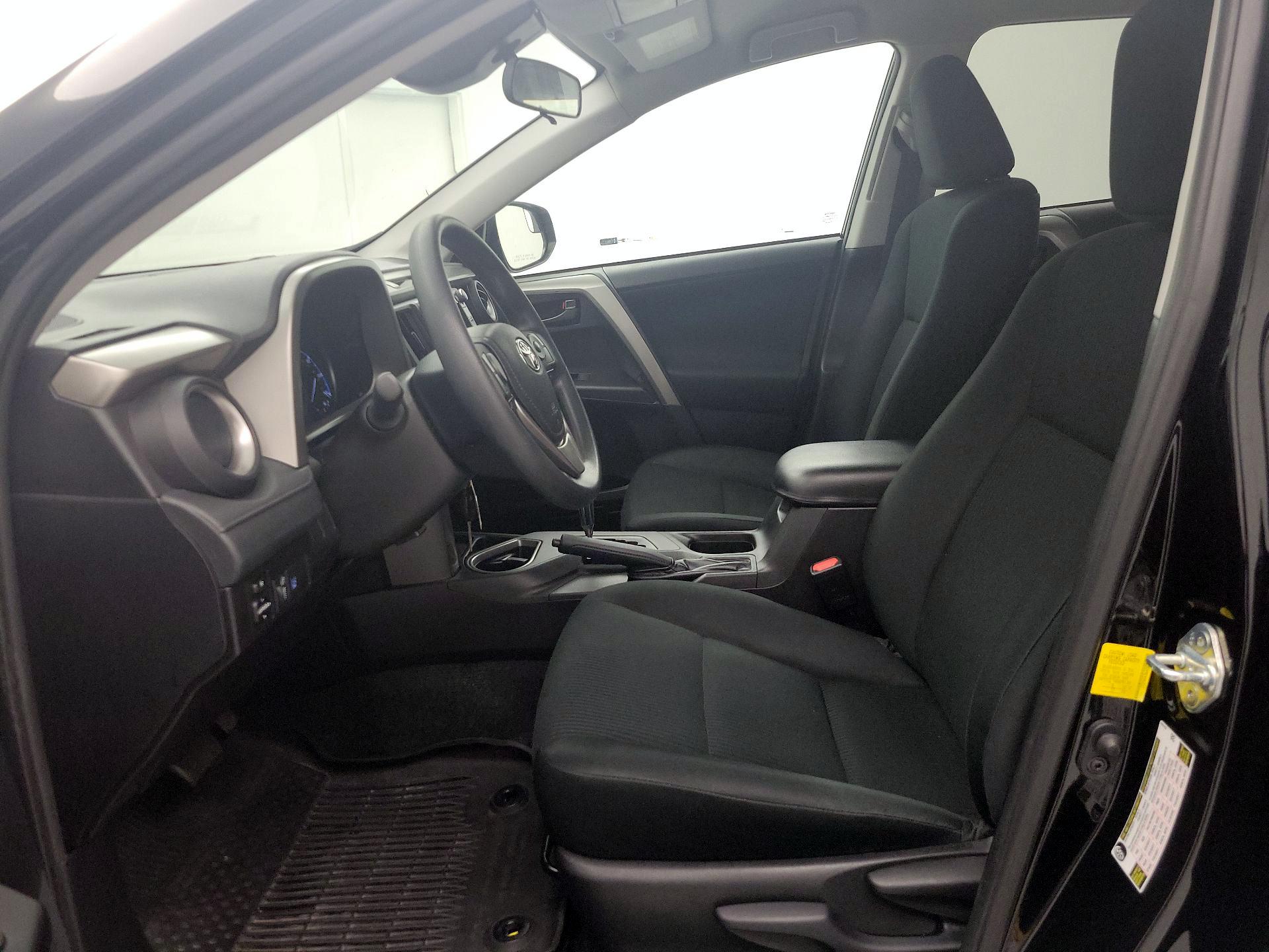 Thumbnail: 2018 Toyota RAV4 - 11