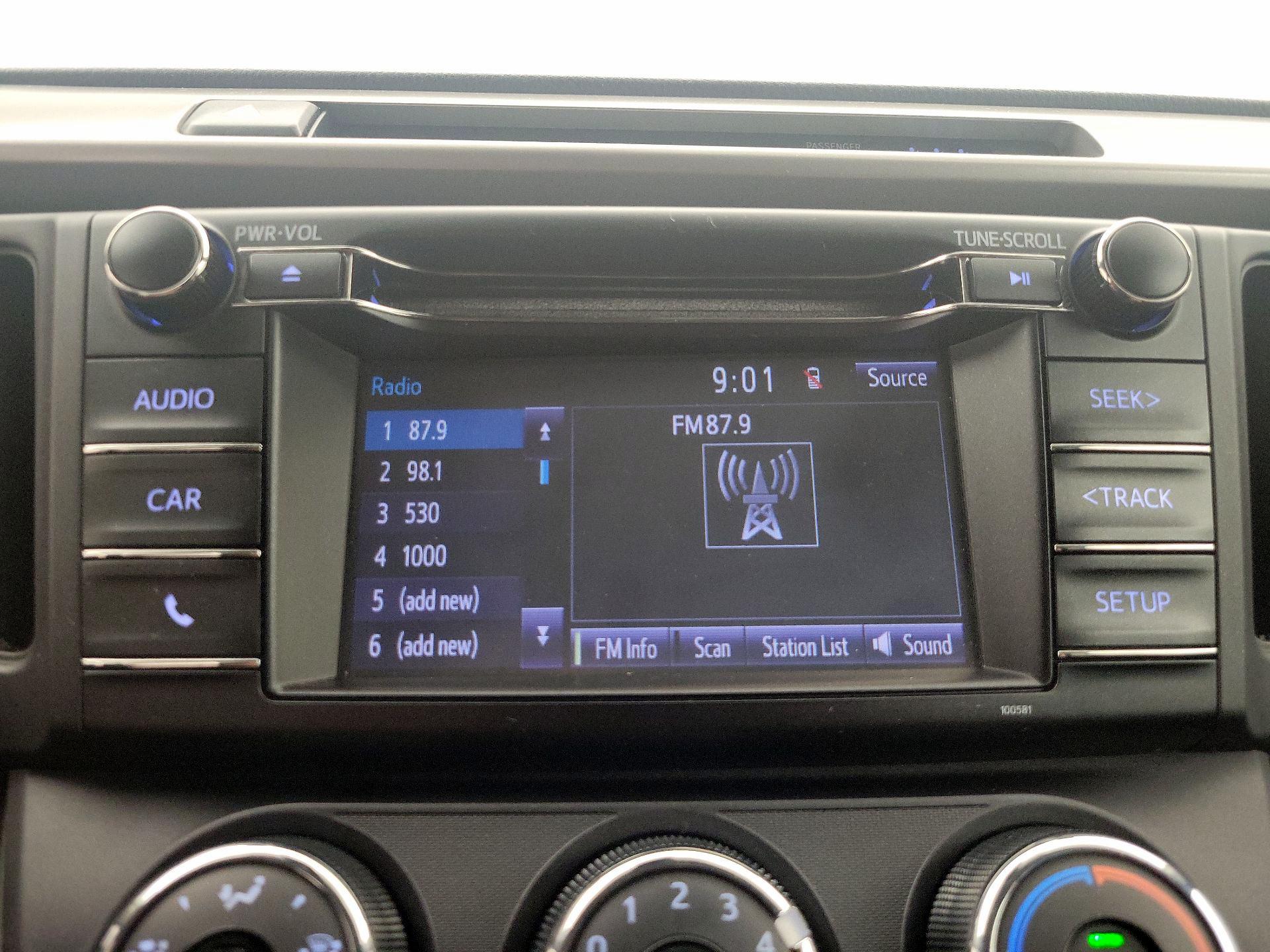 Thumbnail: 2018 Toyota RAV4 - 15