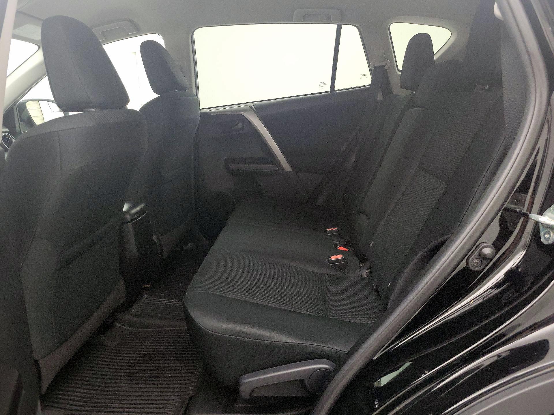 Thumbnail: 2018 Toyota RAV4 - 19