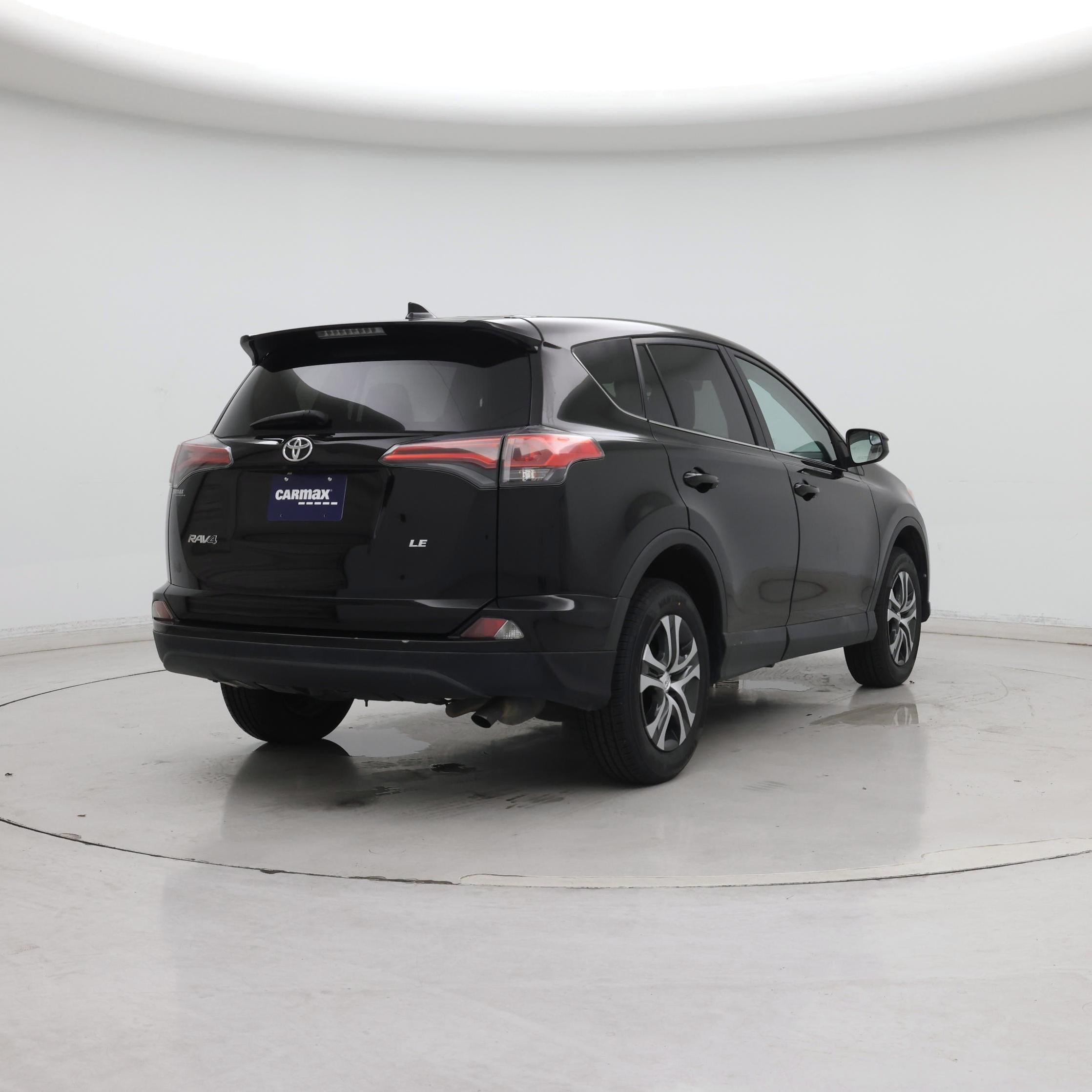 Thumbnail: 2018 Toyota RAV4 - 8