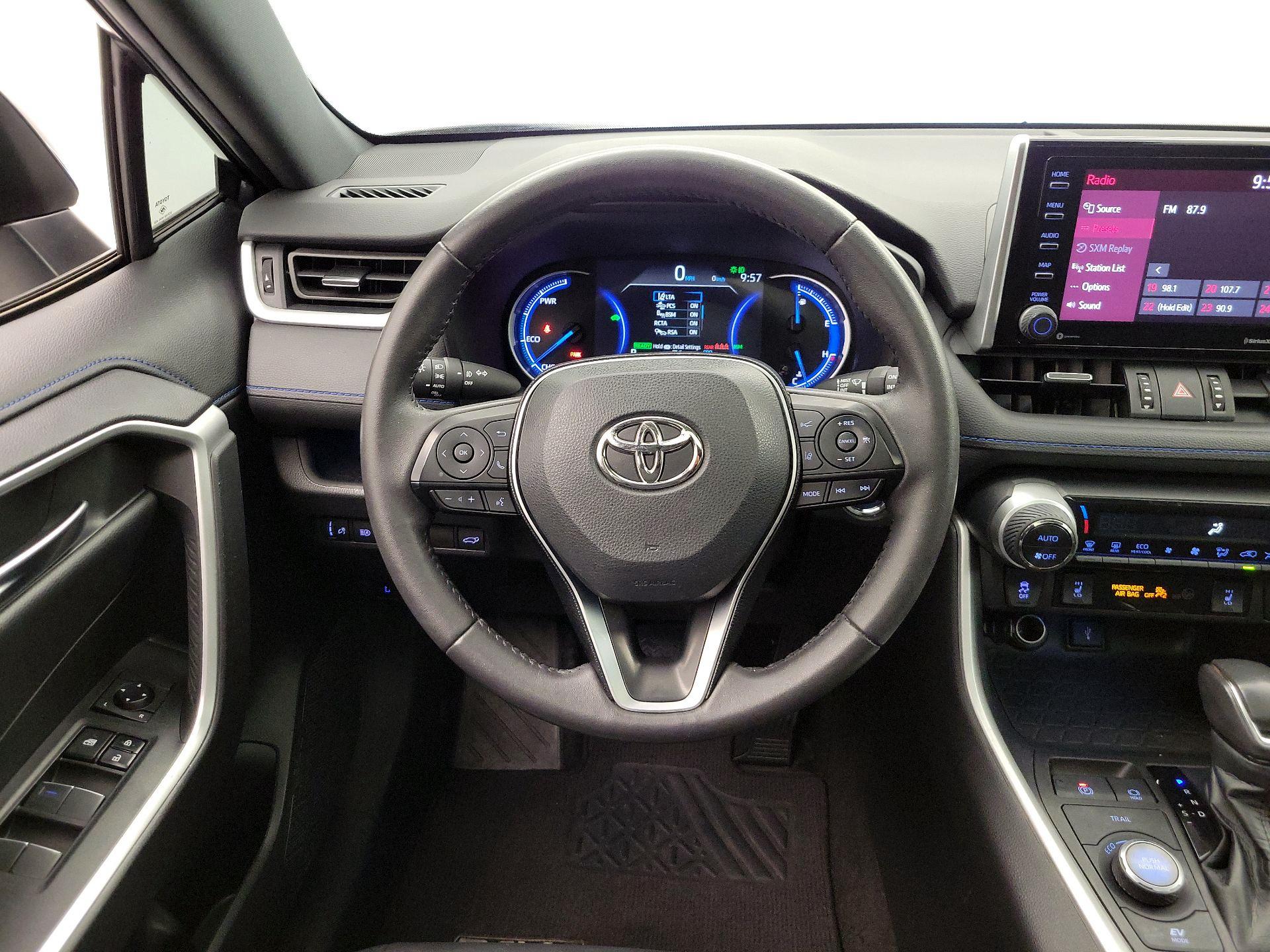 Thumbnail: 2021 Toyota RAV4 - 10