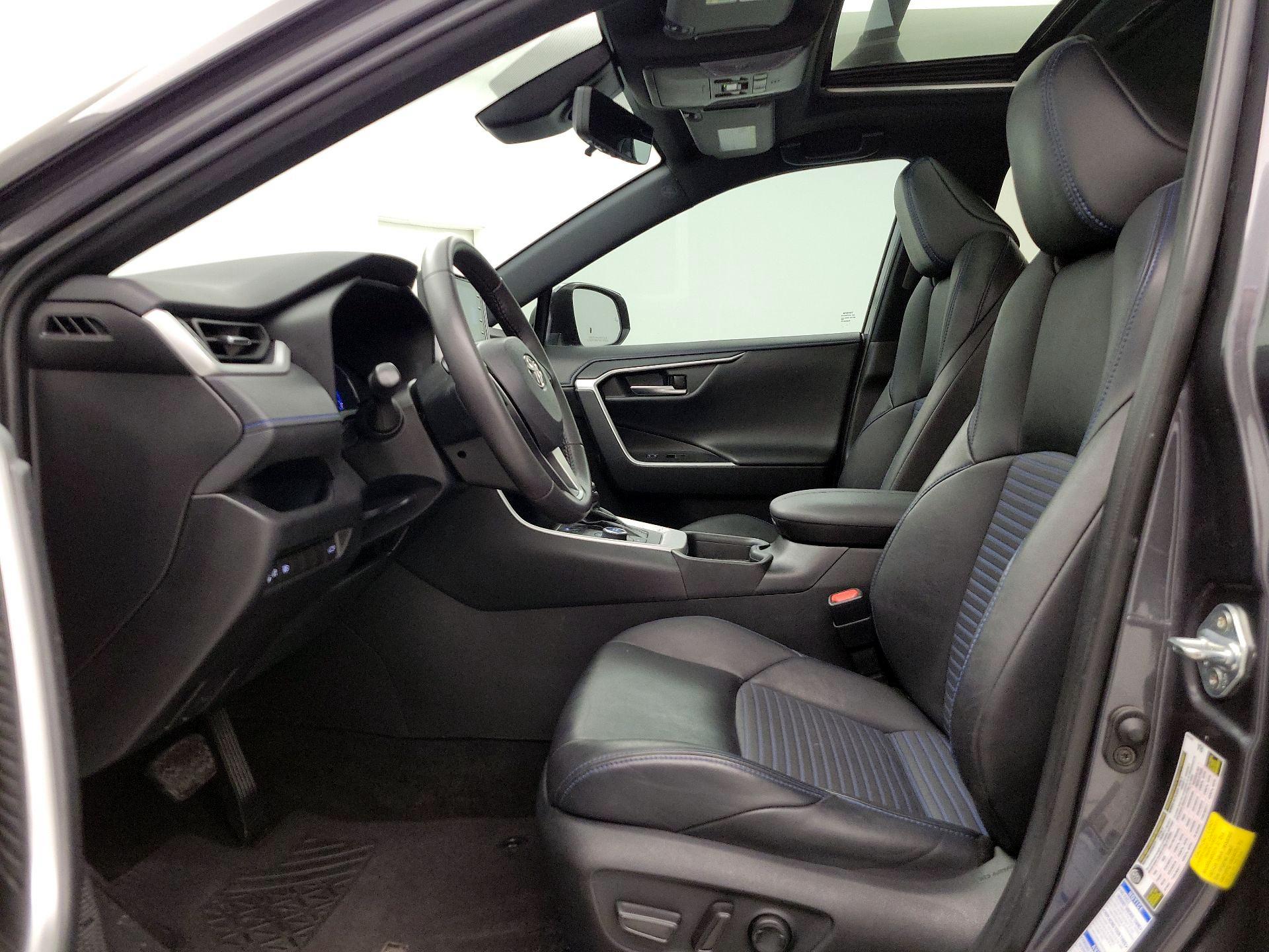 Thumbnail: 2021 Toyota RAV4 - 11