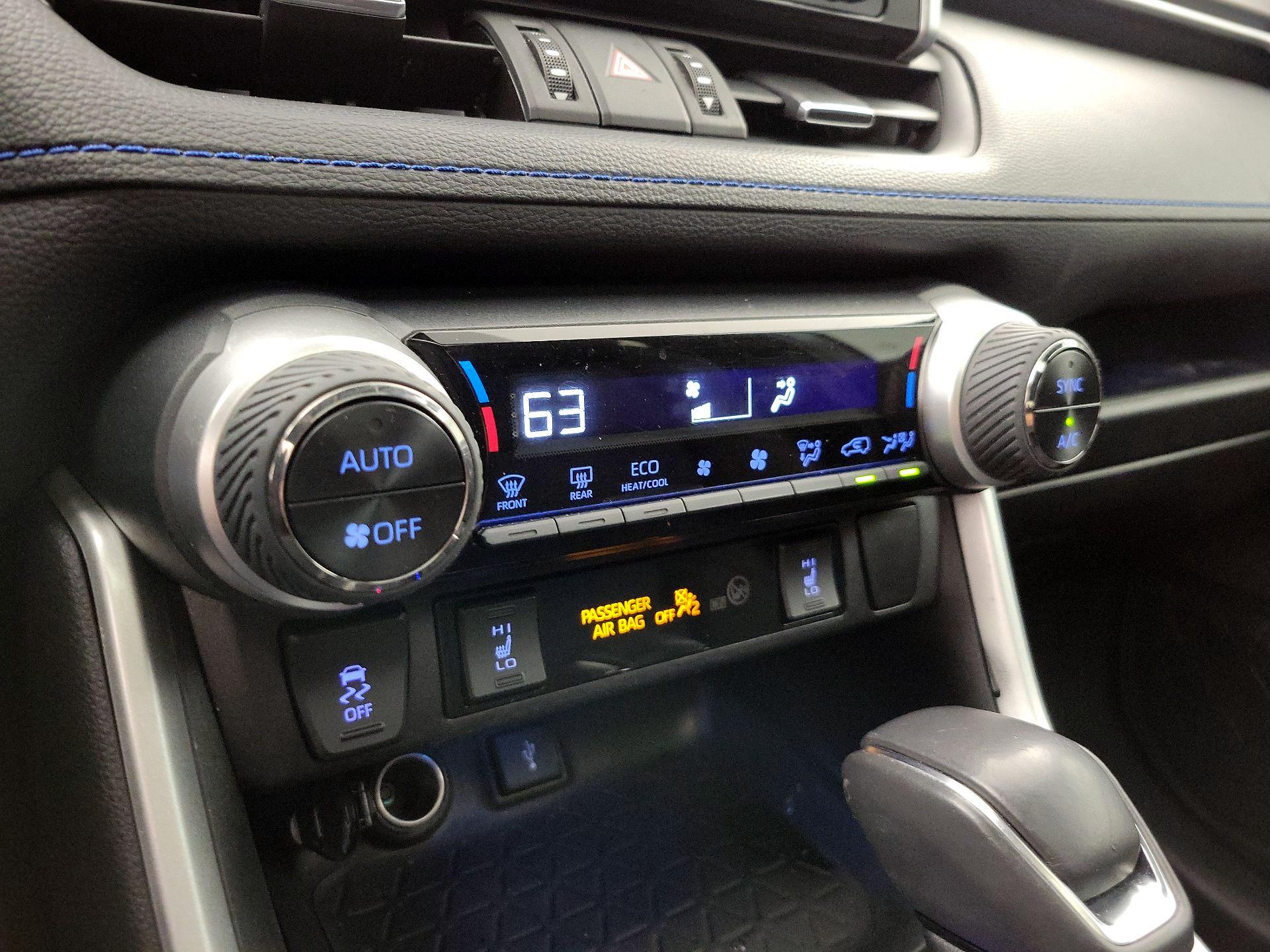 Thumbnail: 2021 Toyota RAV4 - 16