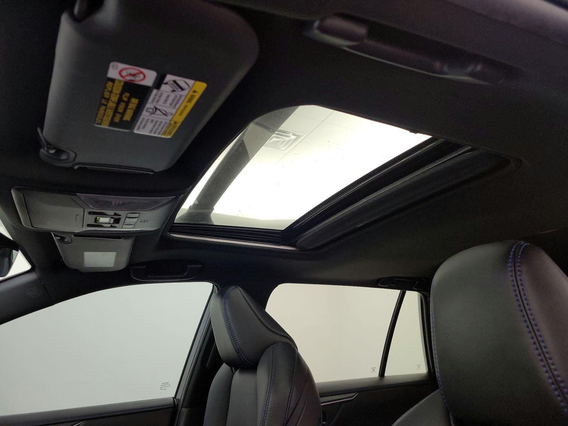 Thumbnail: 2021 Toyota RAV4 - 19
