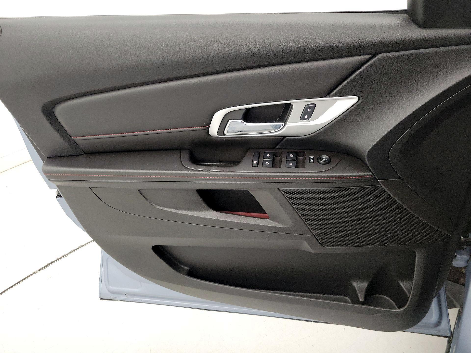 Thumbnail: 2015 GMC Terrain - 12