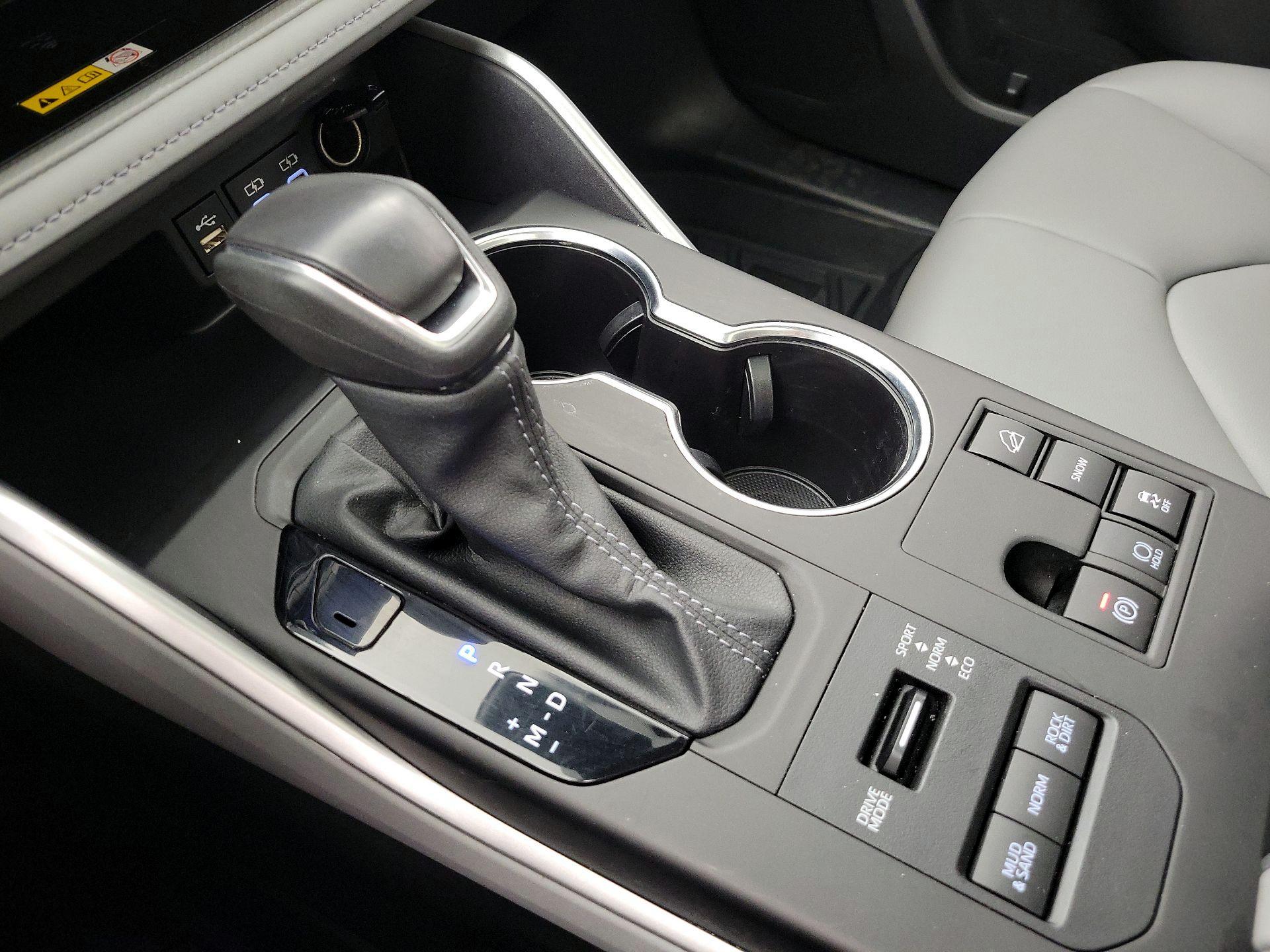 Thumbnail: 2024 Toyota Highlander - 17