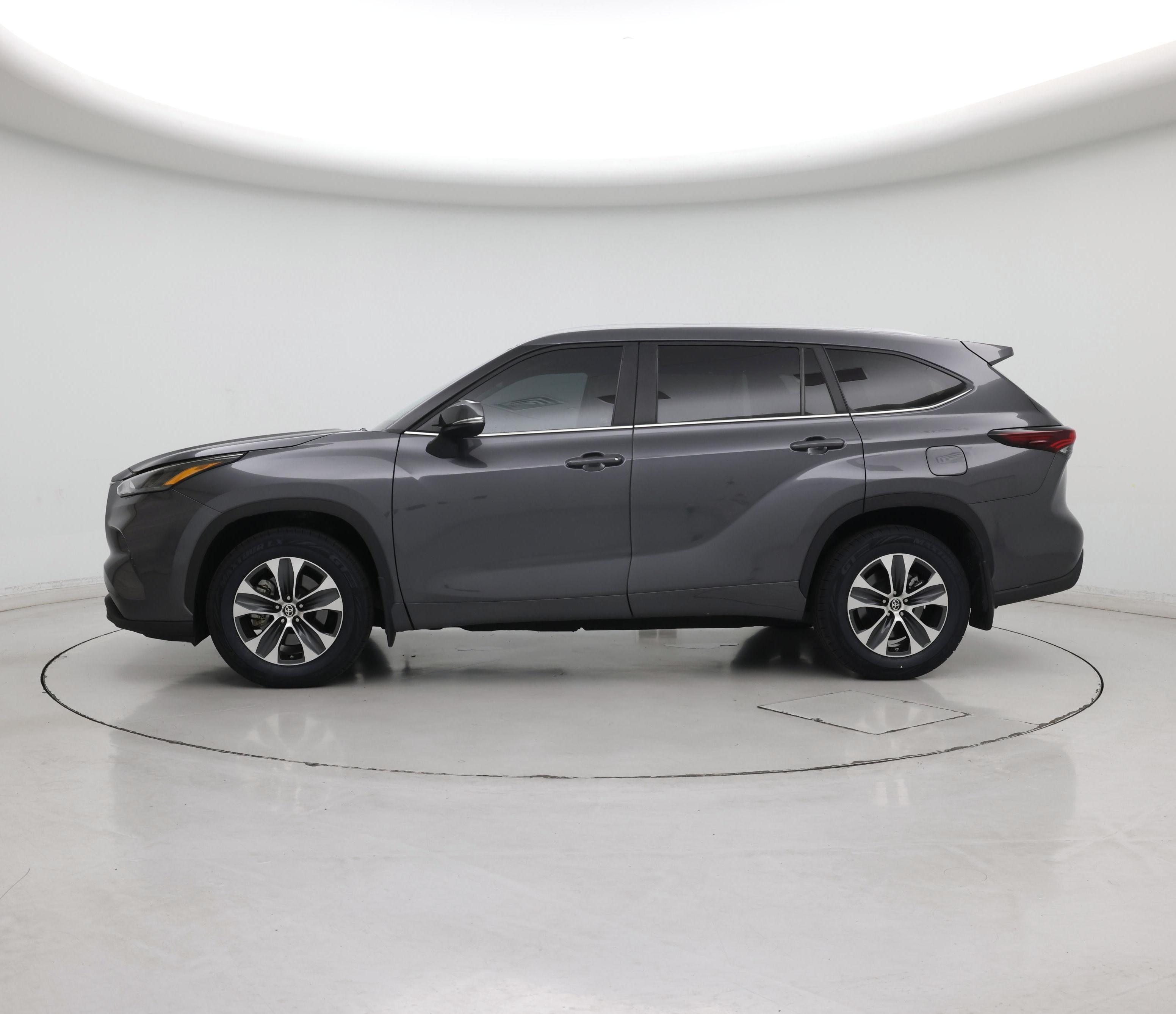 Thumbnail: 2024 Toyota Highlander - 3