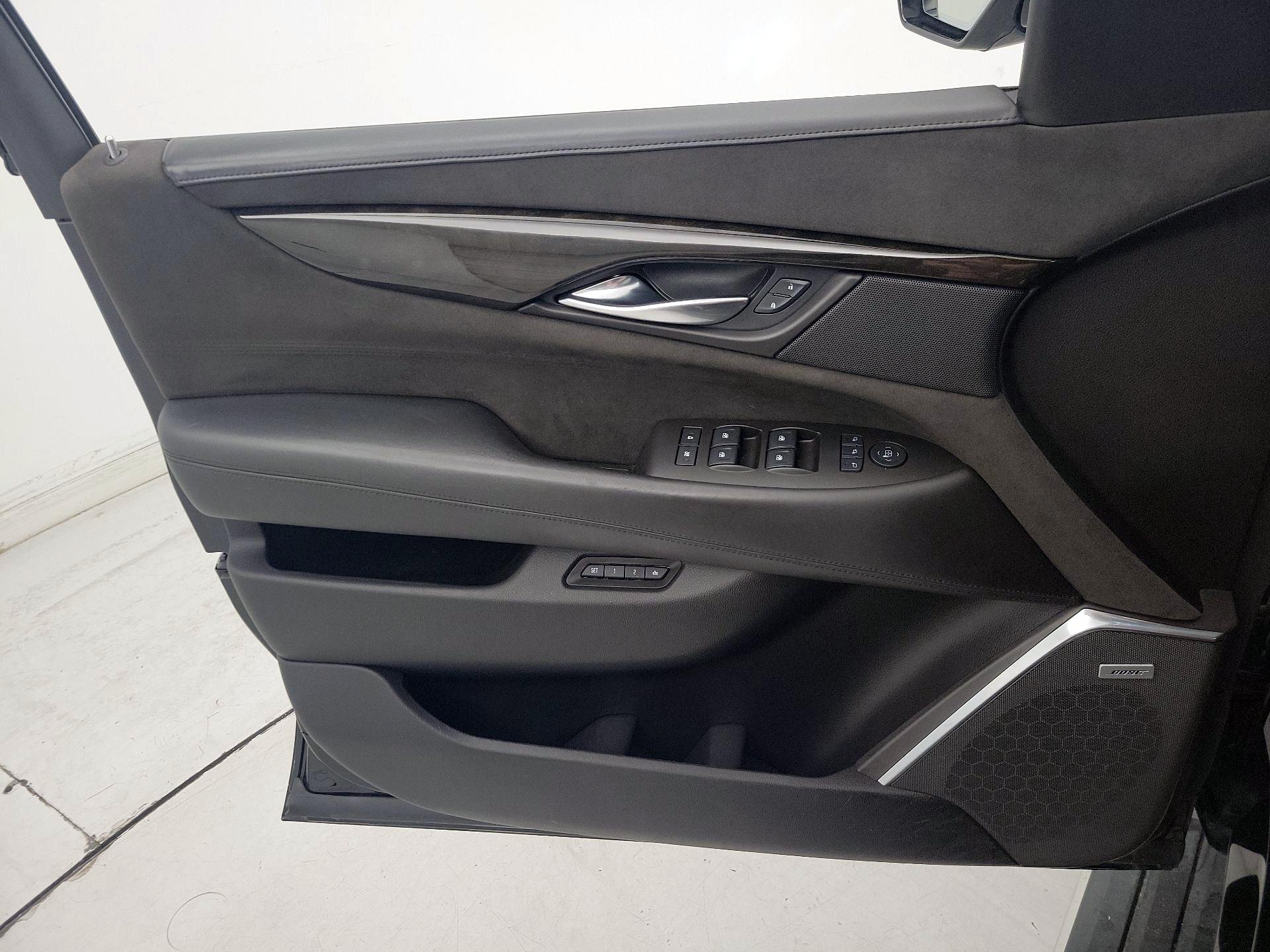 Thumbnail: 2016 Cadillac Escalade - 12