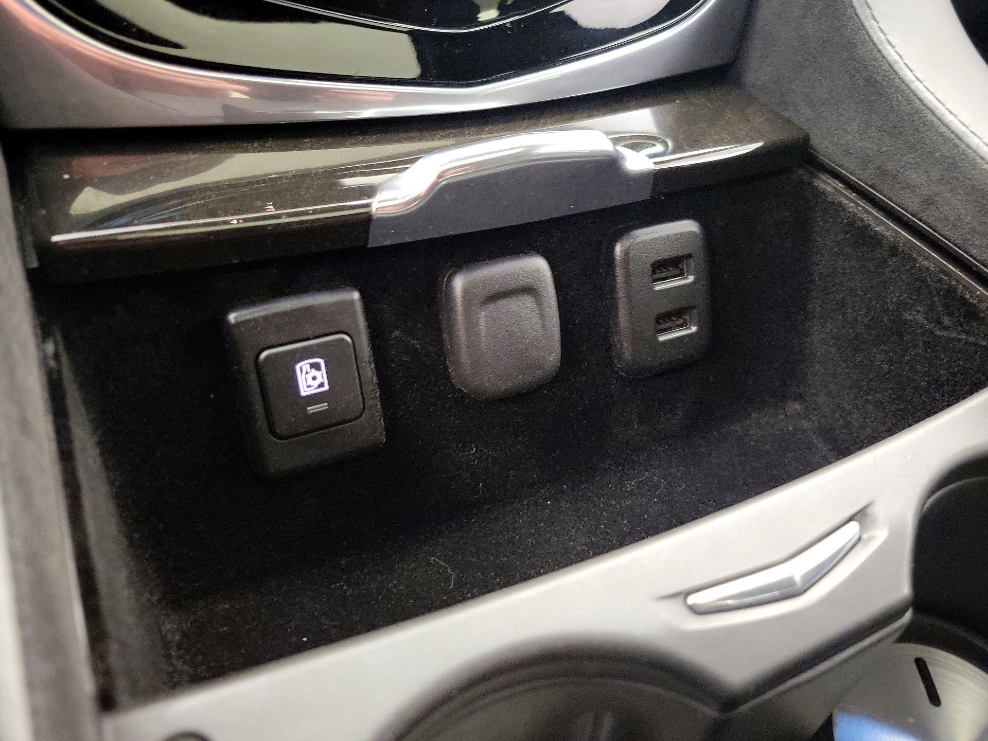 Thumbnail: 2016 Cadillac Escalade - 19