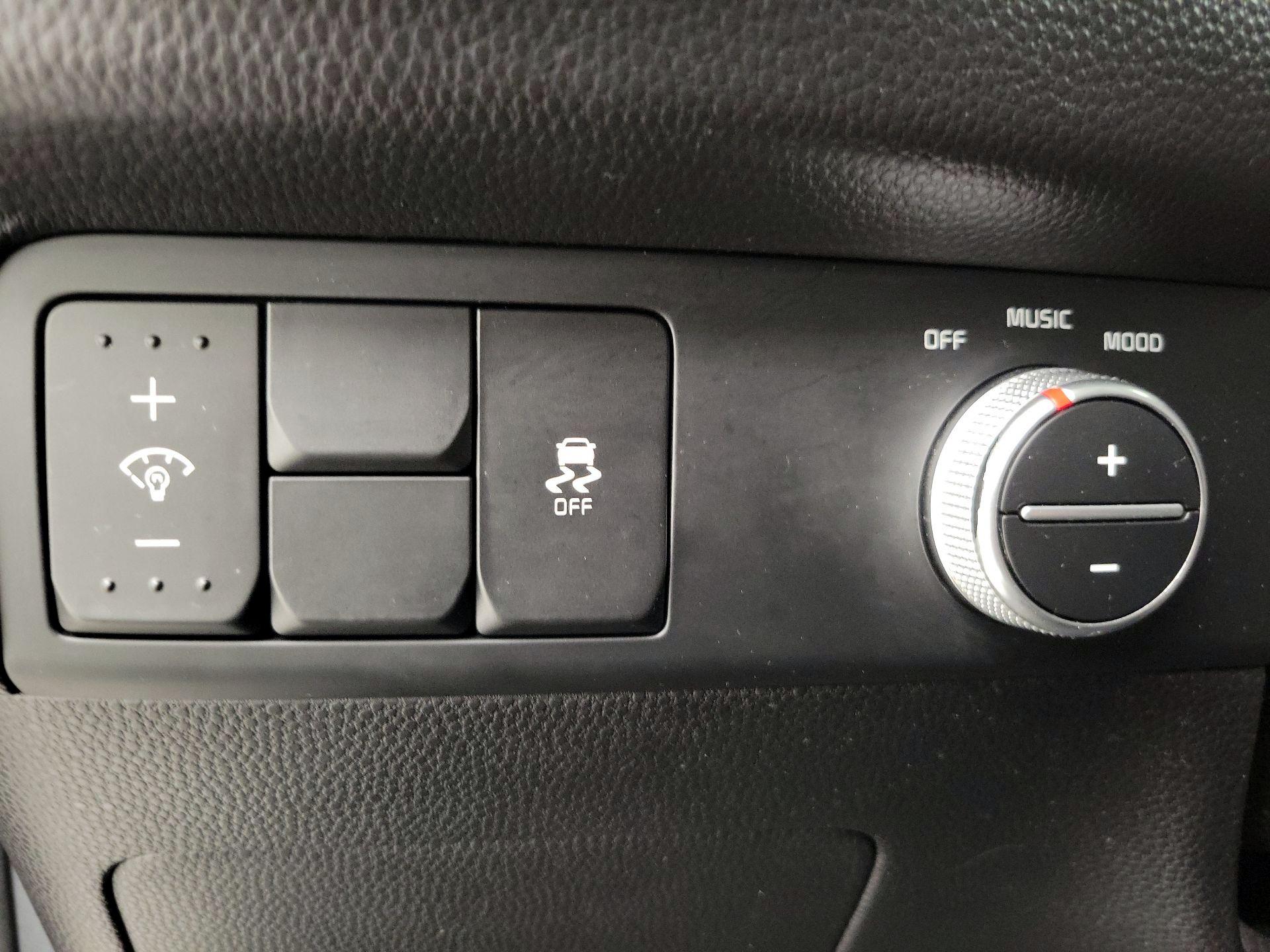 Thumbnail: 2014 Kia Soul - 13
