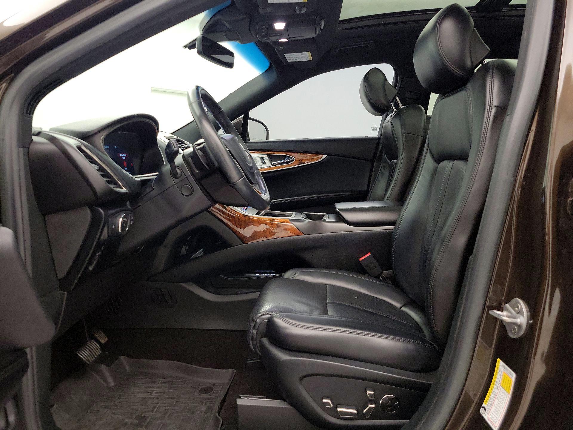 Thumbnail: 2019 Lincoln Nautilus - 11