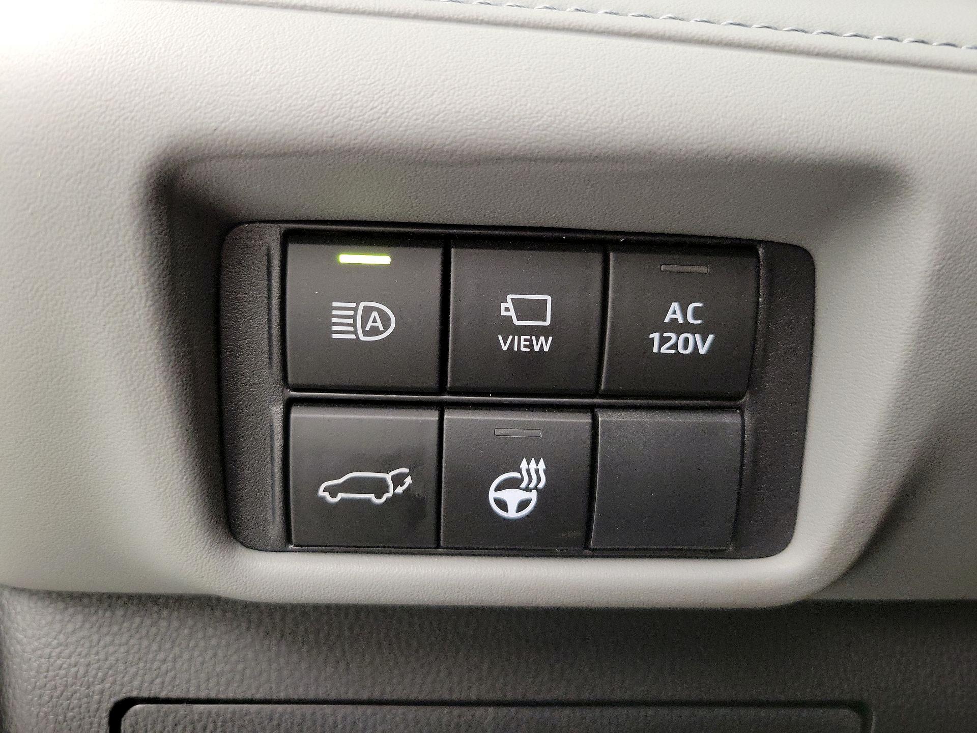 Thumbnail: 2025 Toyota Highlander - 13