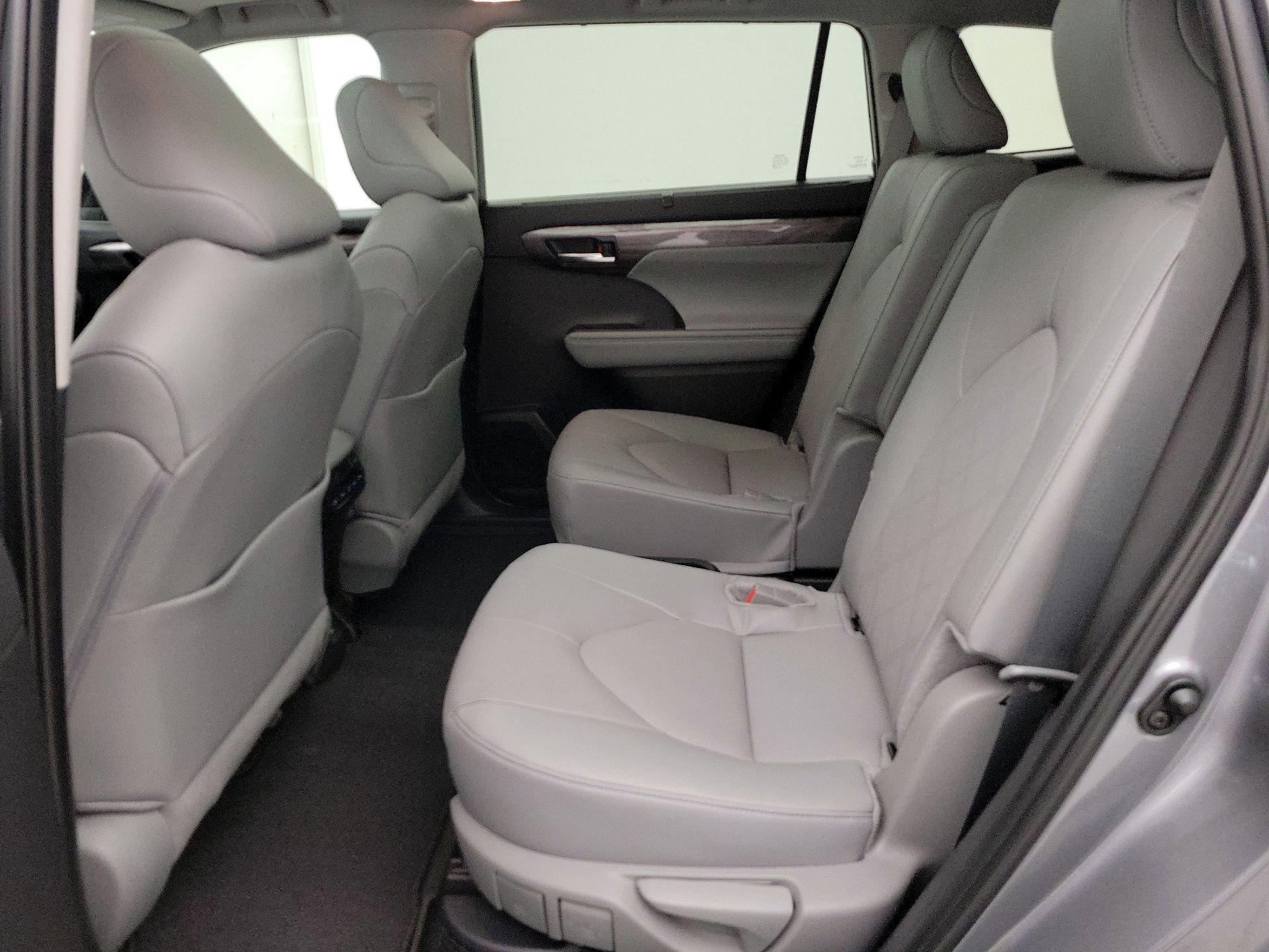 Thumbnail: 2025 Toyota Highlander - 20