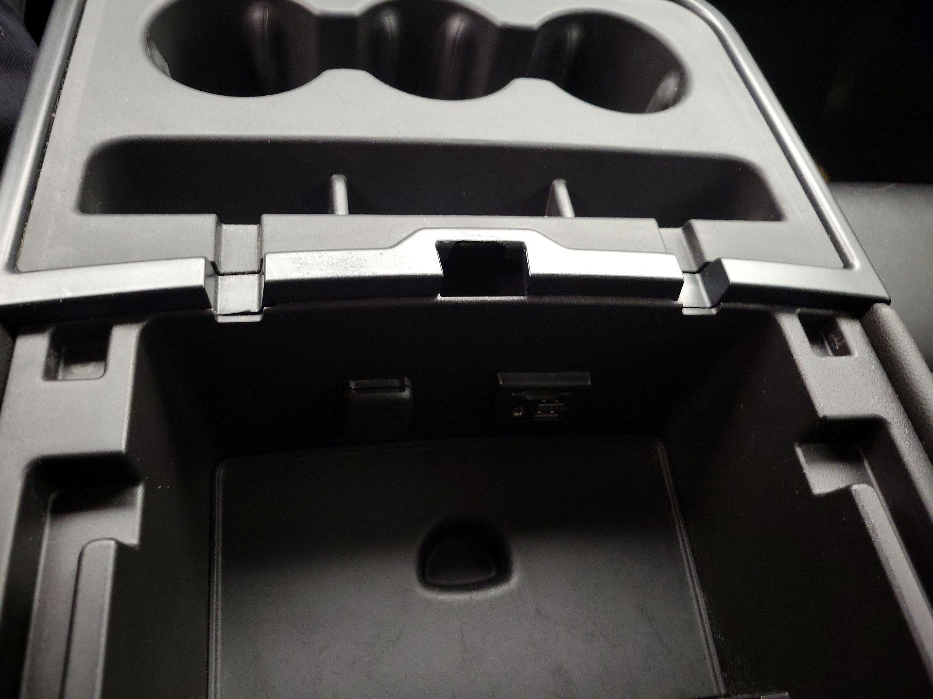 Thumbnail: 2014 Chevrolet Silverado 1500 - 19