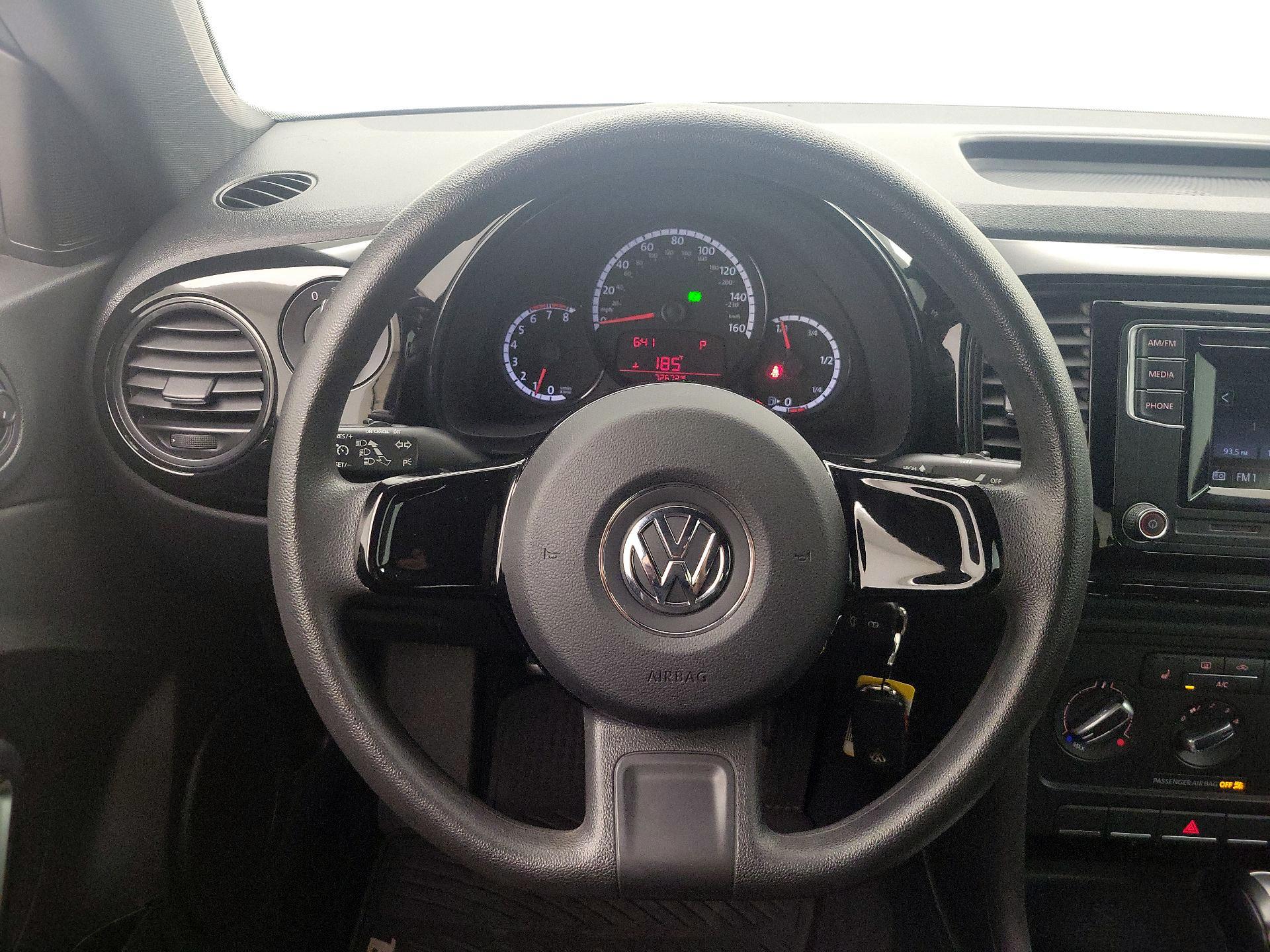 Thumbnail: 2016 Volkswagen Beetle - 10