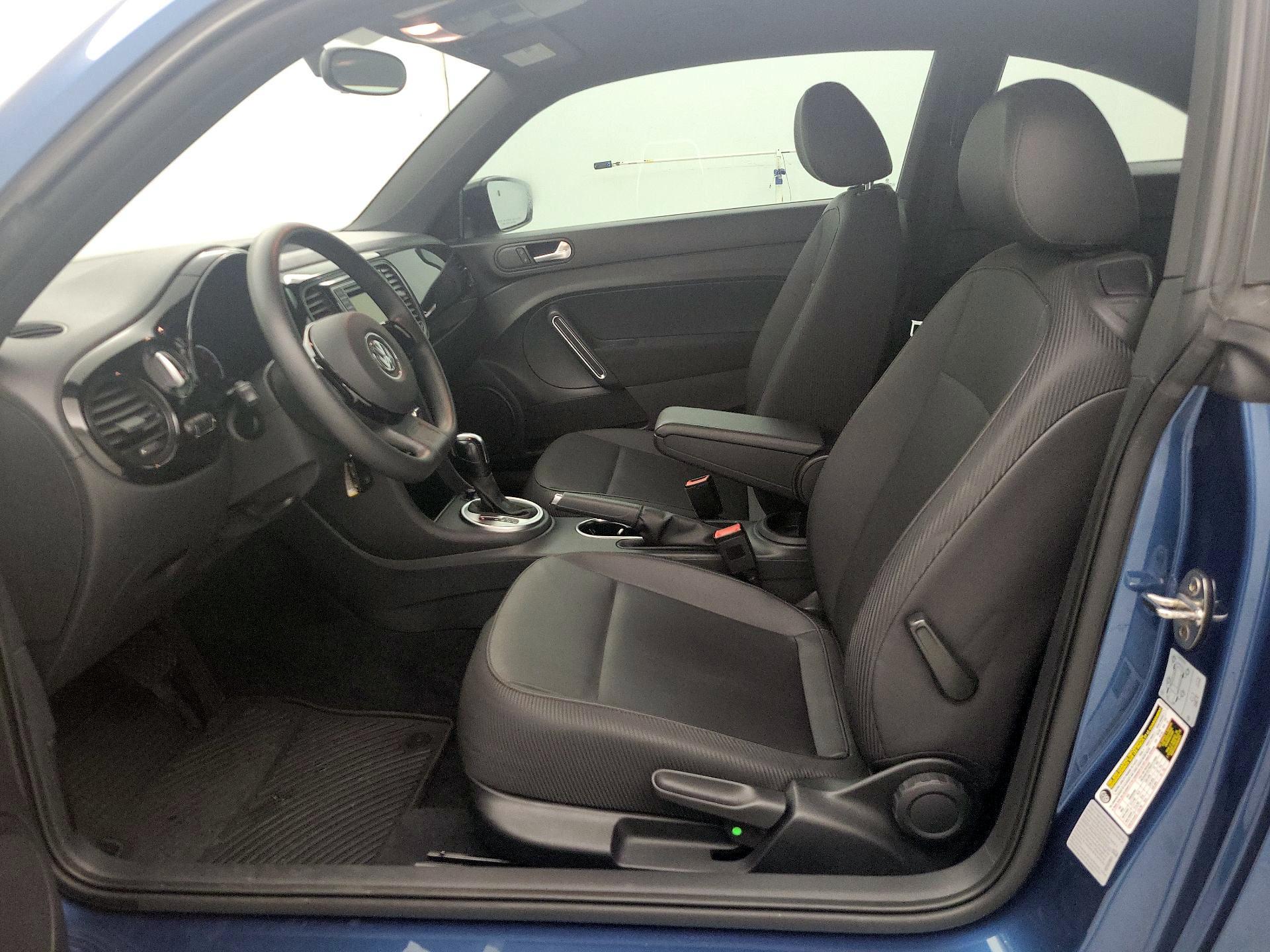 Thumbnail: 2016 Volkswagen Beetle - 11